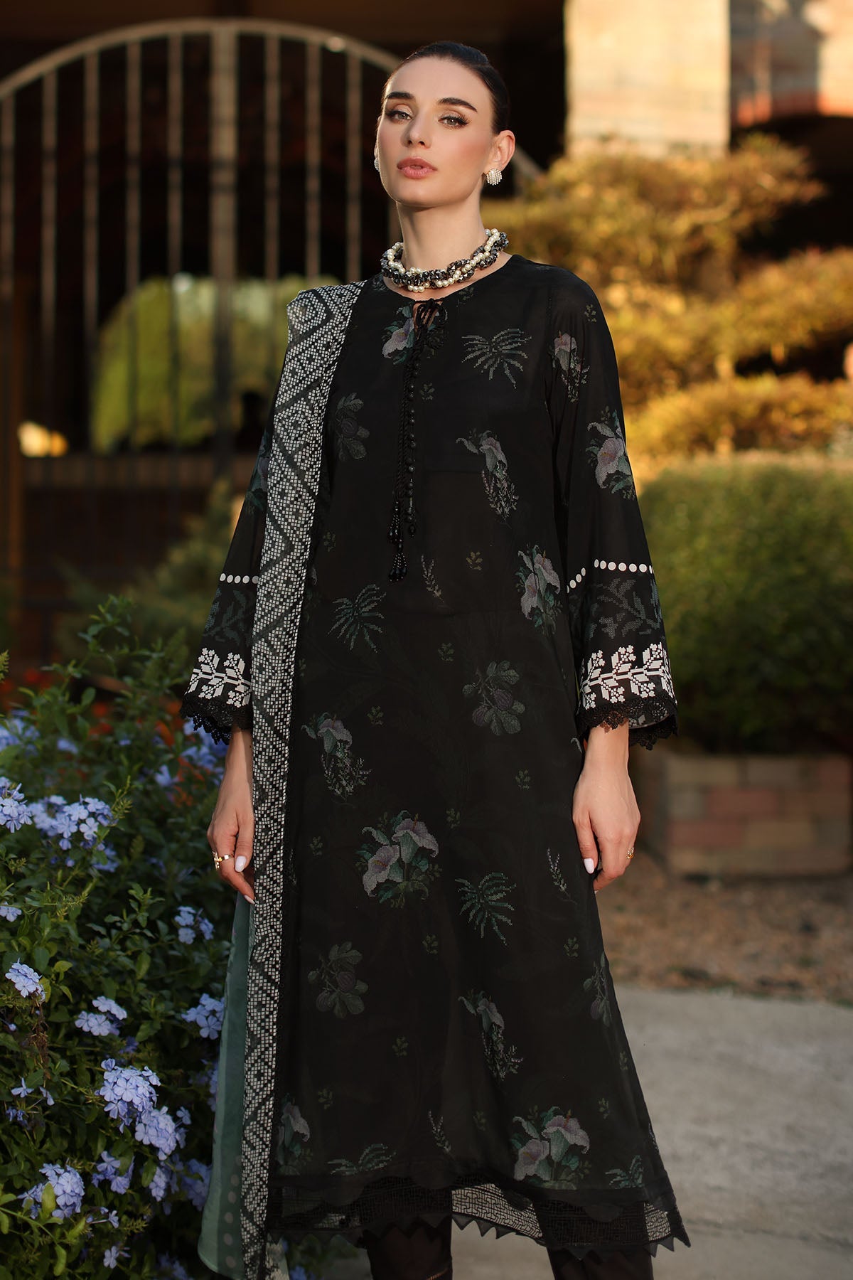 Signature Lawn Prints – SP-198