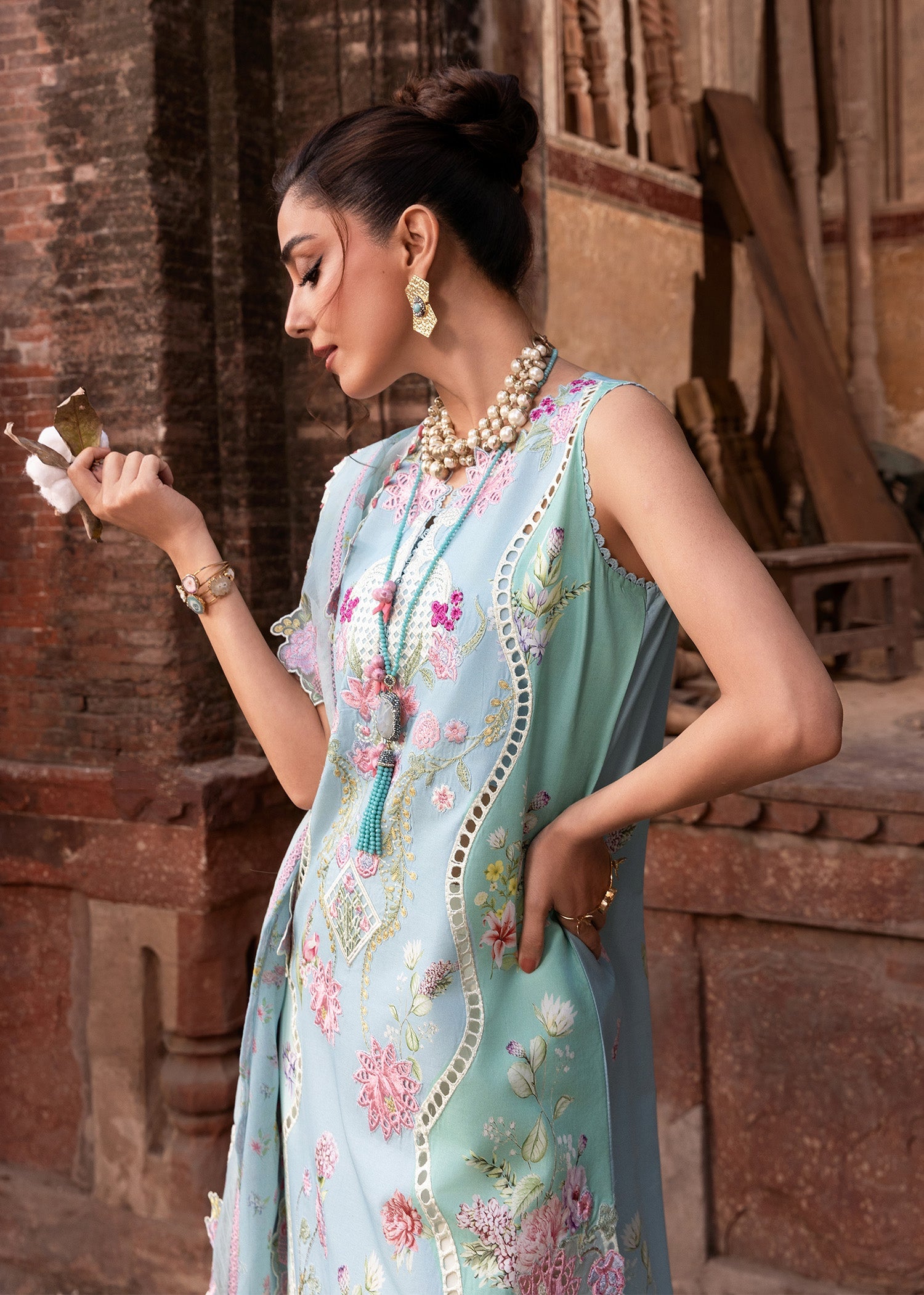 Breeze Festive Luxury Lawn – FAYE-7-B