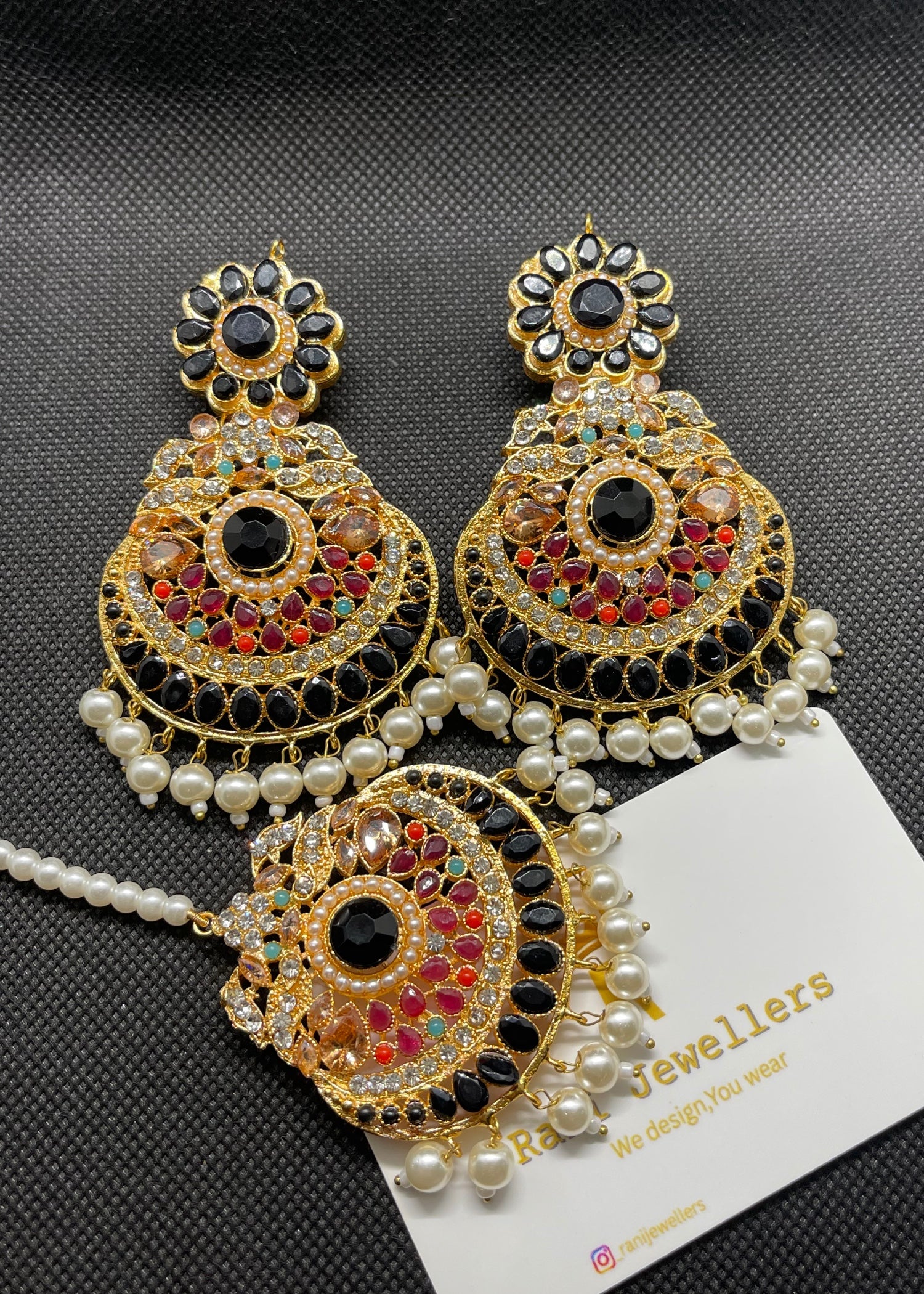 Jewelry Set in Black Color by - Trendy Women Jewelry Set QKG0344