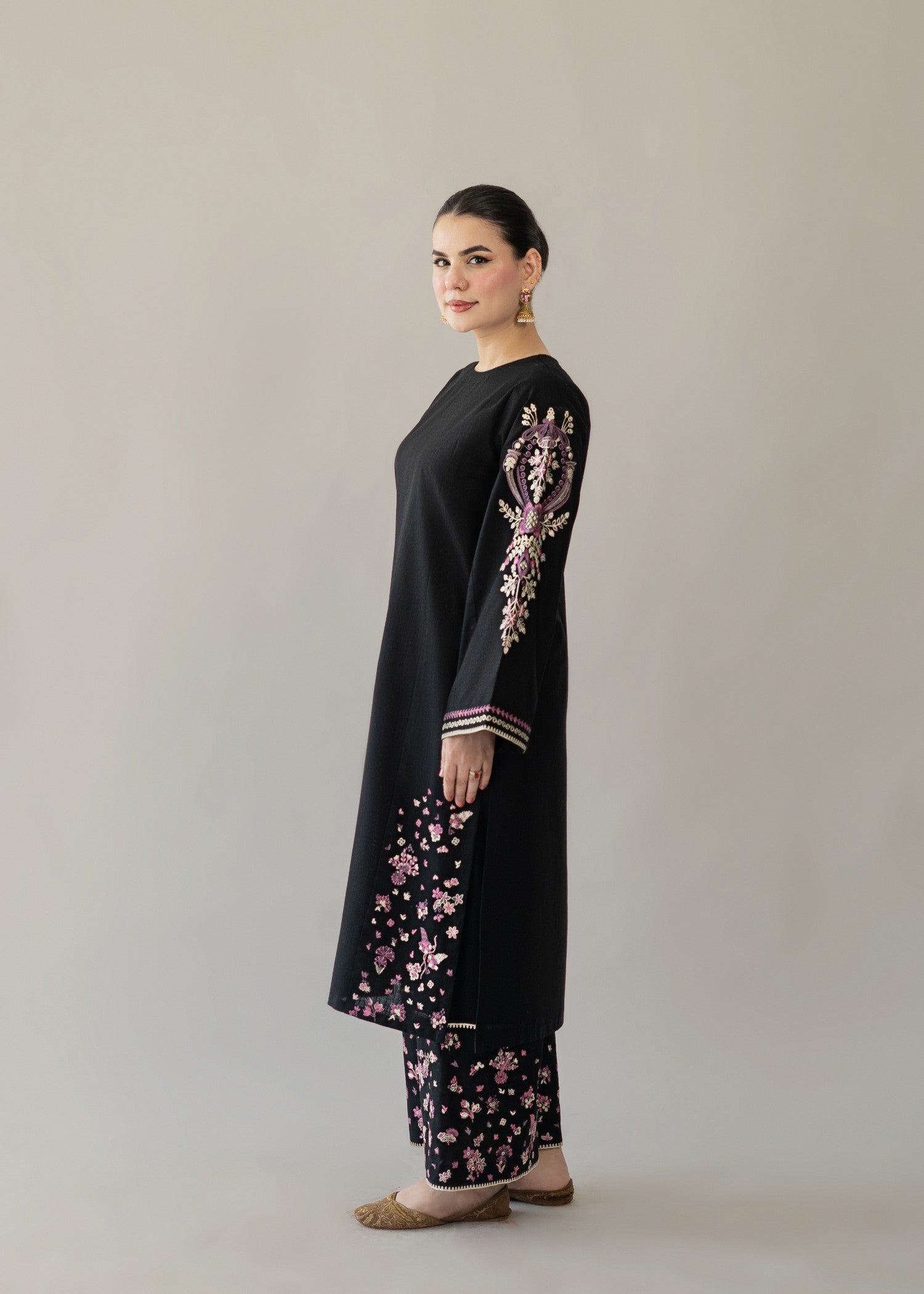 slub khaddar Kurta Set in Black