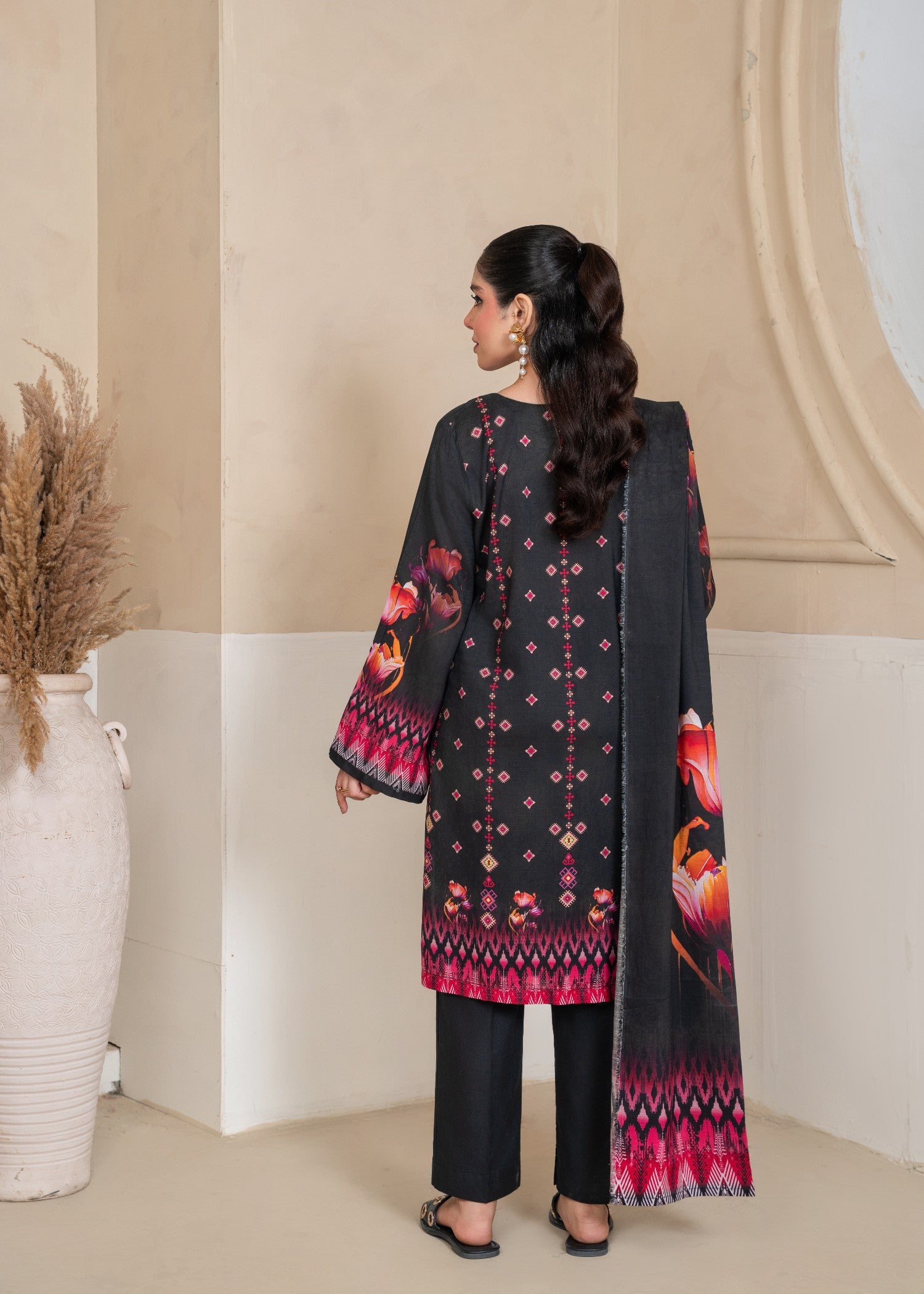 viscose linen Kurta Set in Black, raspberry pink