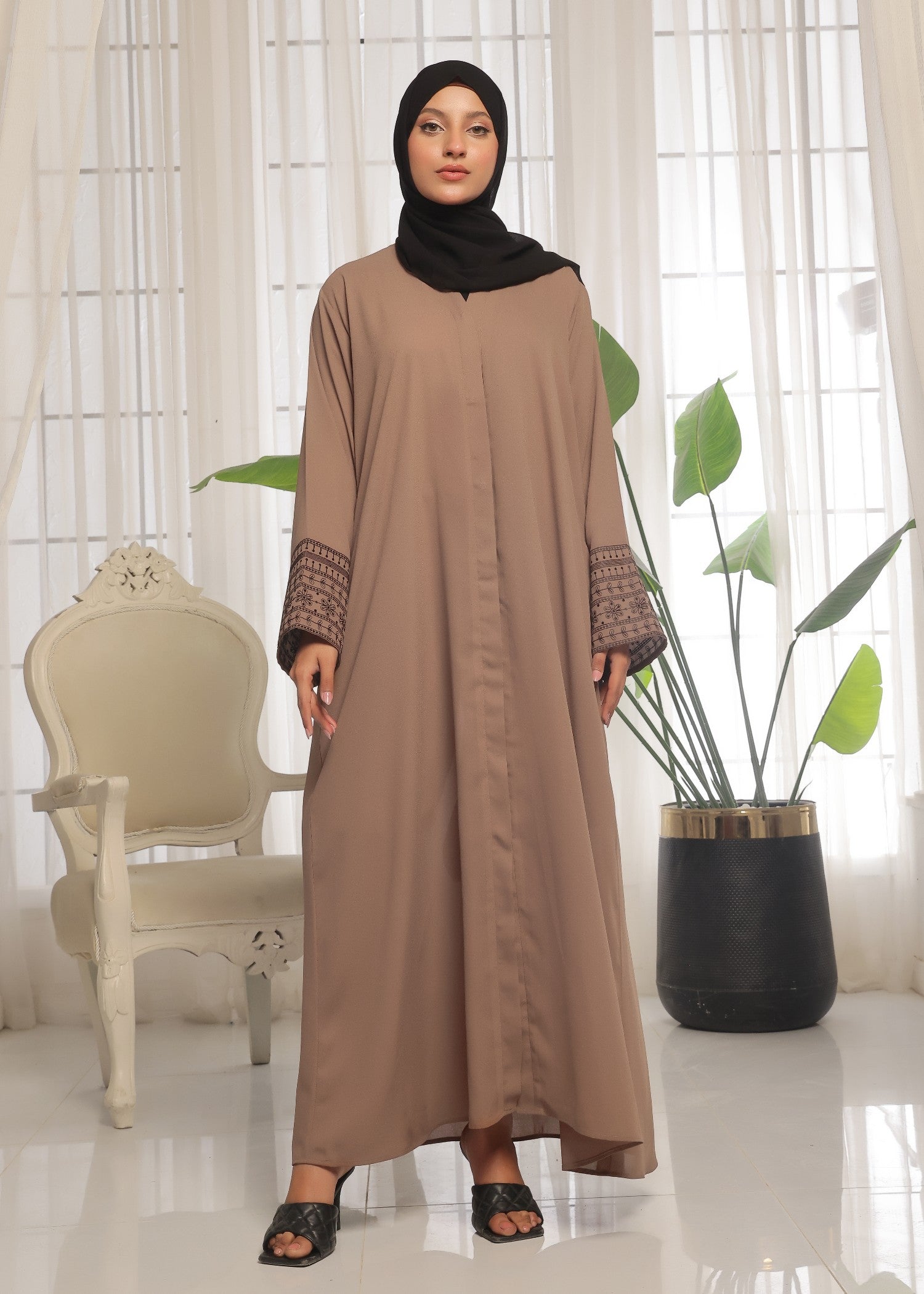 georgette Abaya in Beige