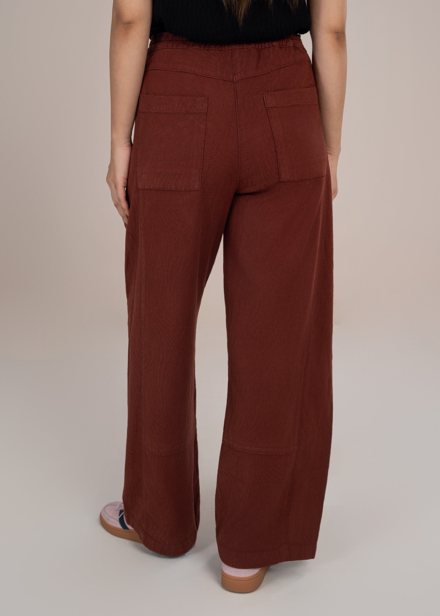 linen Trousers in Maroon