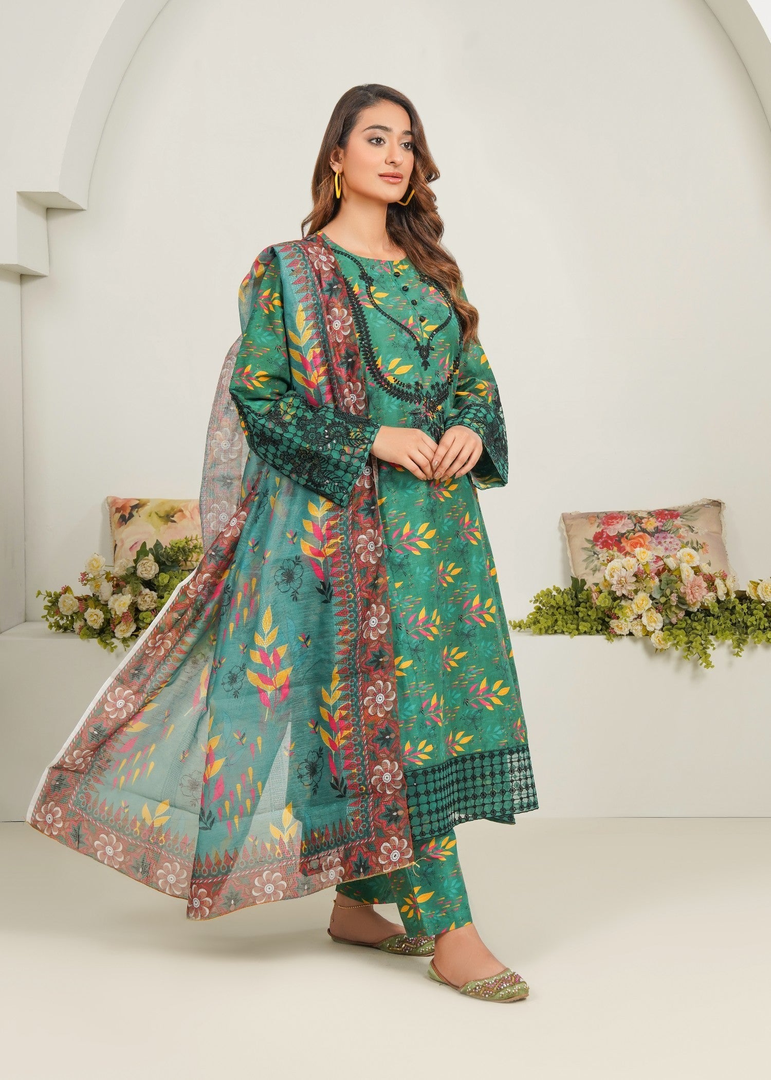 lawn Pishwas in Emerald green