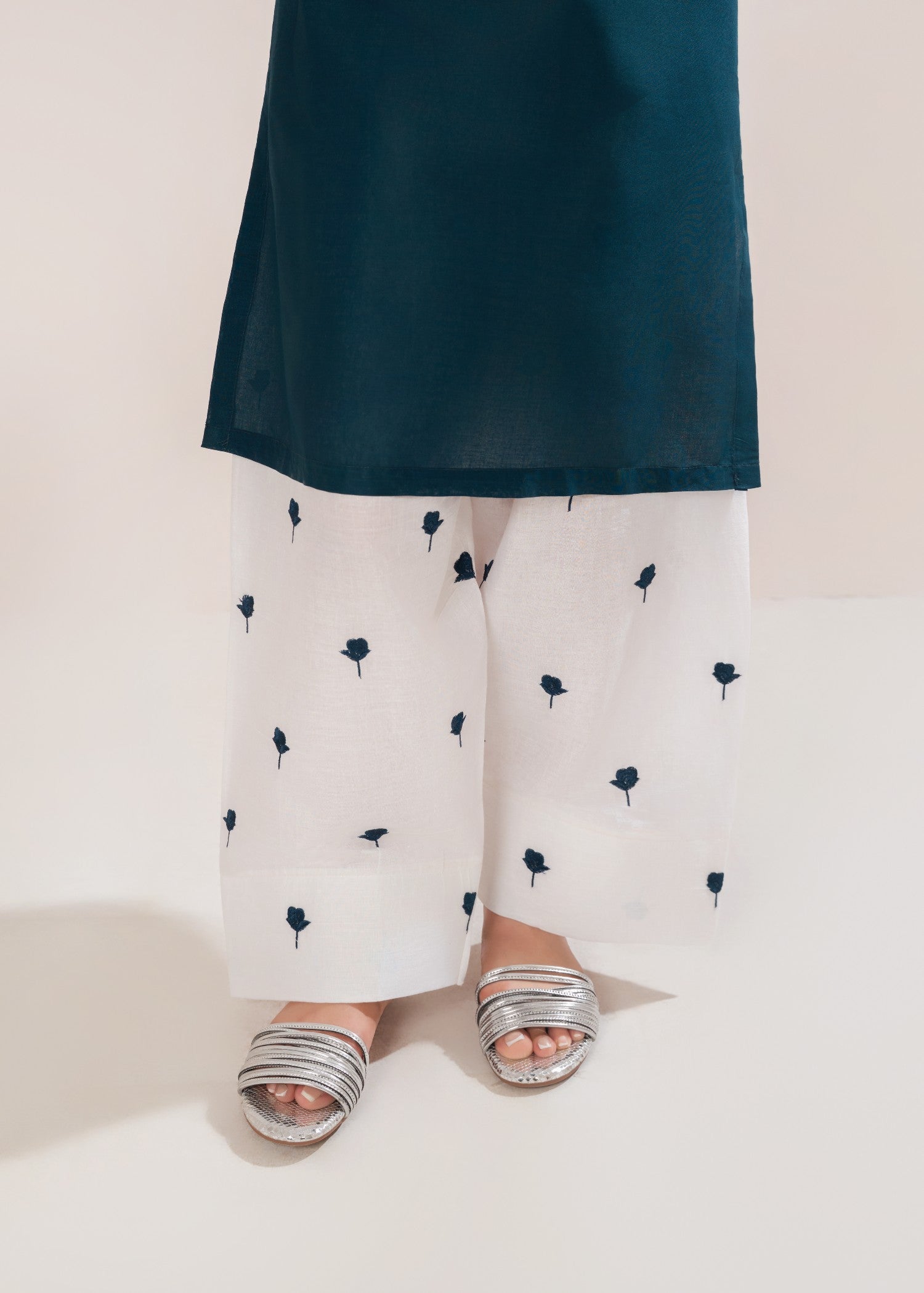 cotton Kurta Set in White, teal