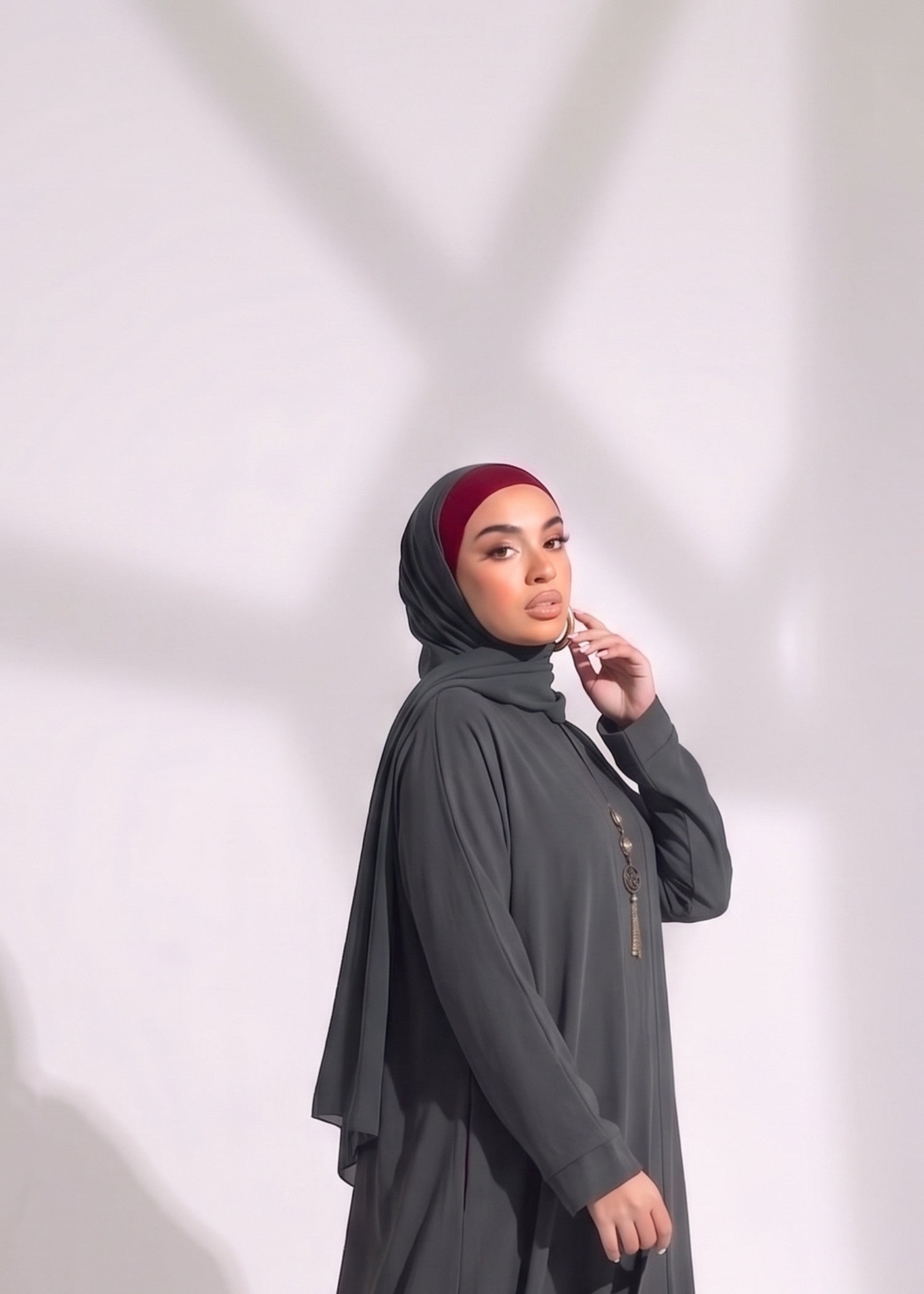 nidha blend Abaya in Charcoal