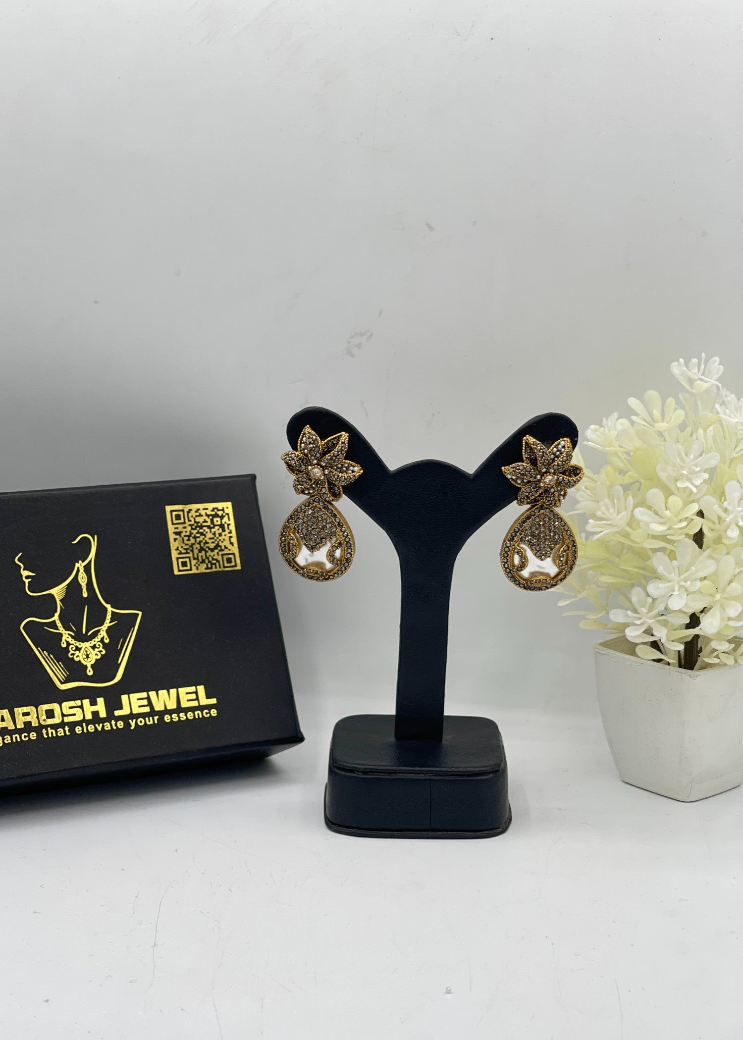 Earrings in Grey Color by - Trendy Women Earrings CHL7537
