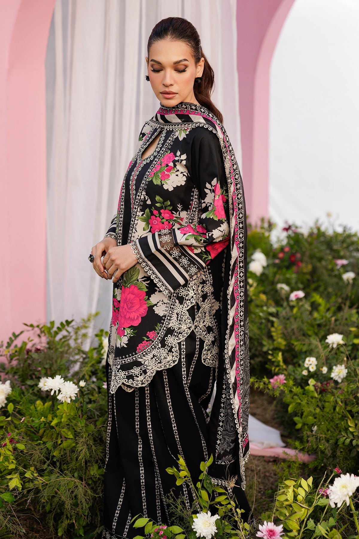 Rang-e-Bahar Lawn – CRB6-06