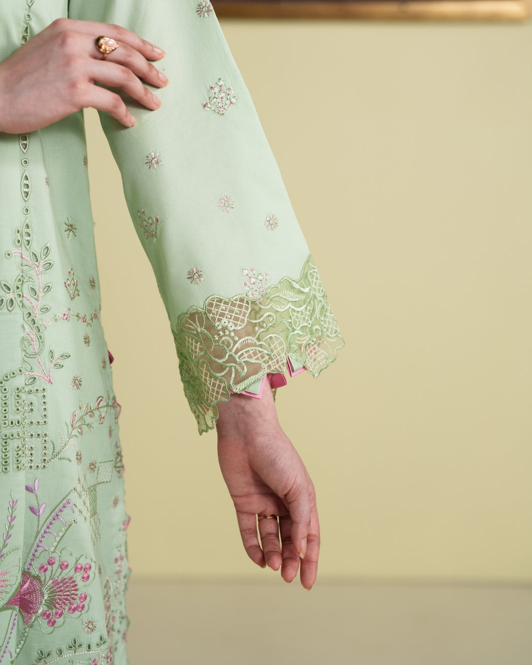 Whispers of Summer Luxury Lawn – INEZ