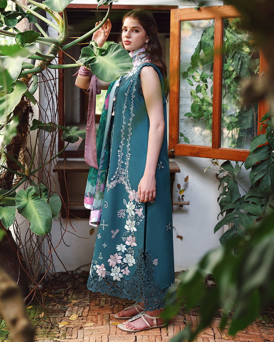 Secret Garden Lawn – Ivy Spell