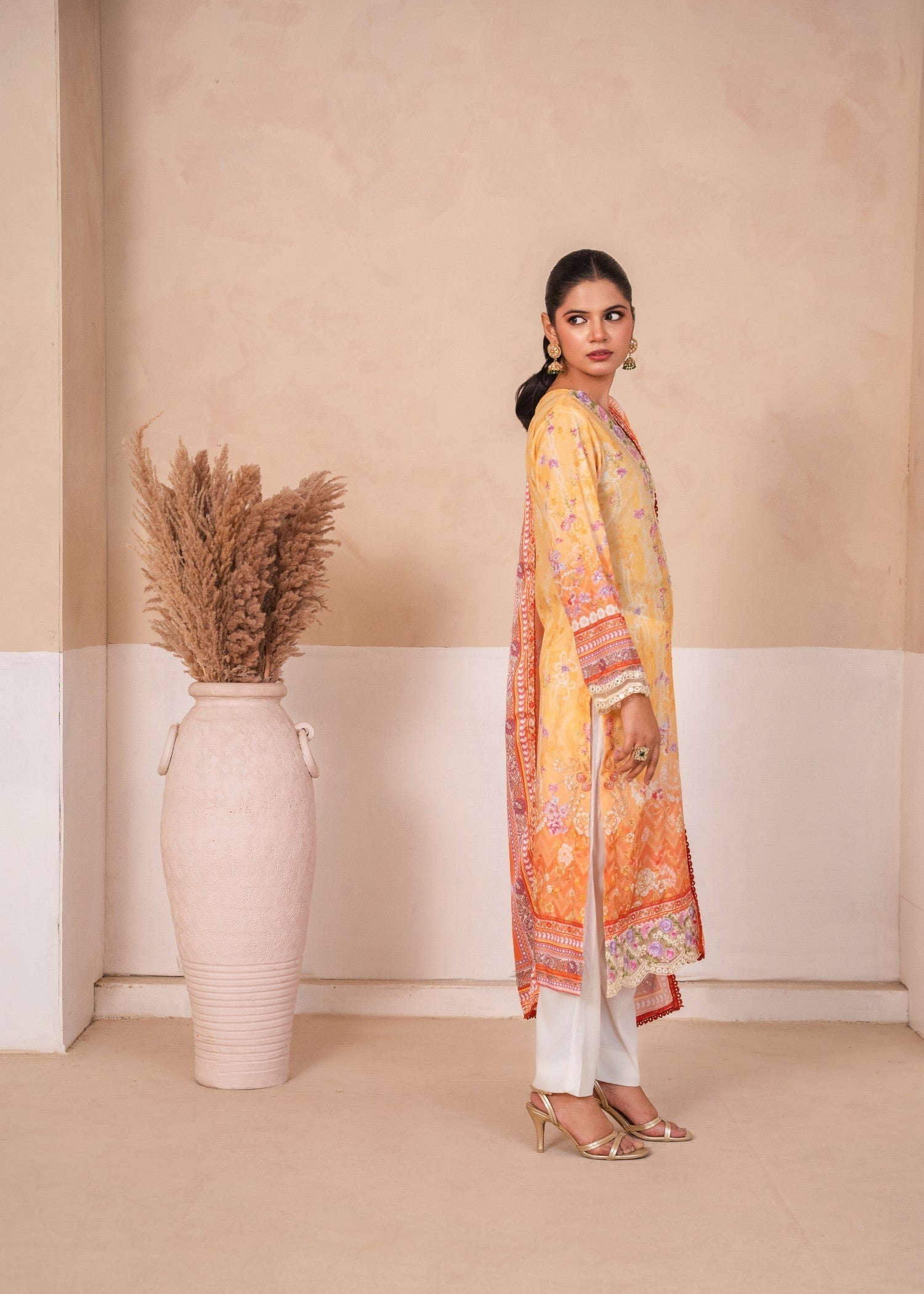 silk crepe Kurta Set in Multi