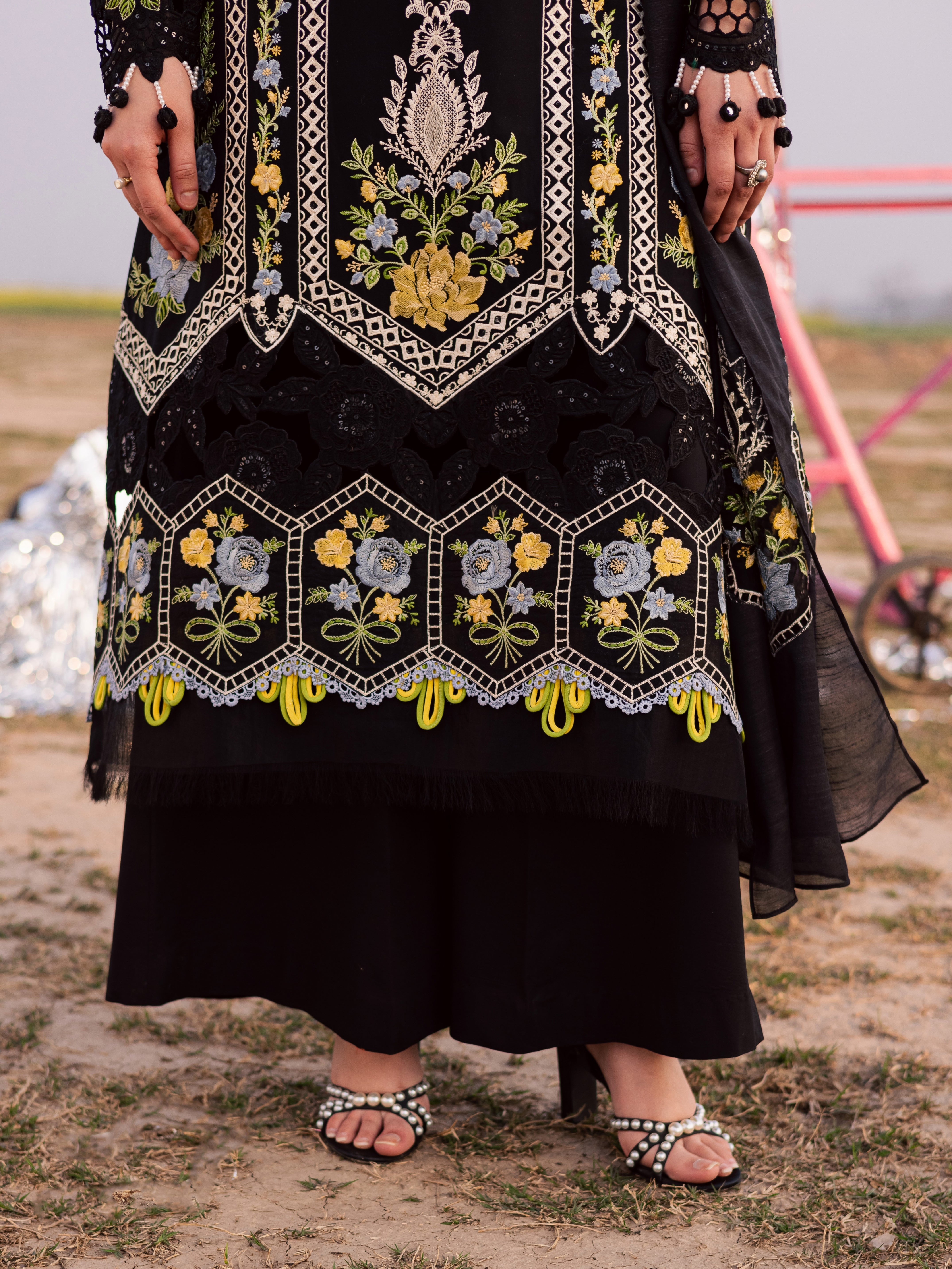 Dil-e-Raqsum Lawn – DQ-01