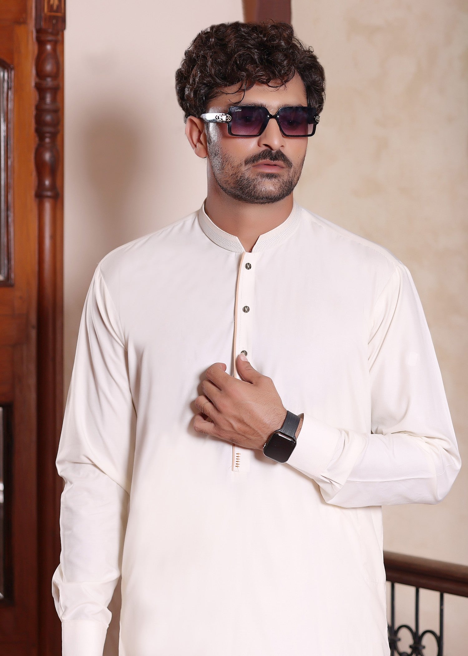 wash & wear Shalwar Kameez in Off-white