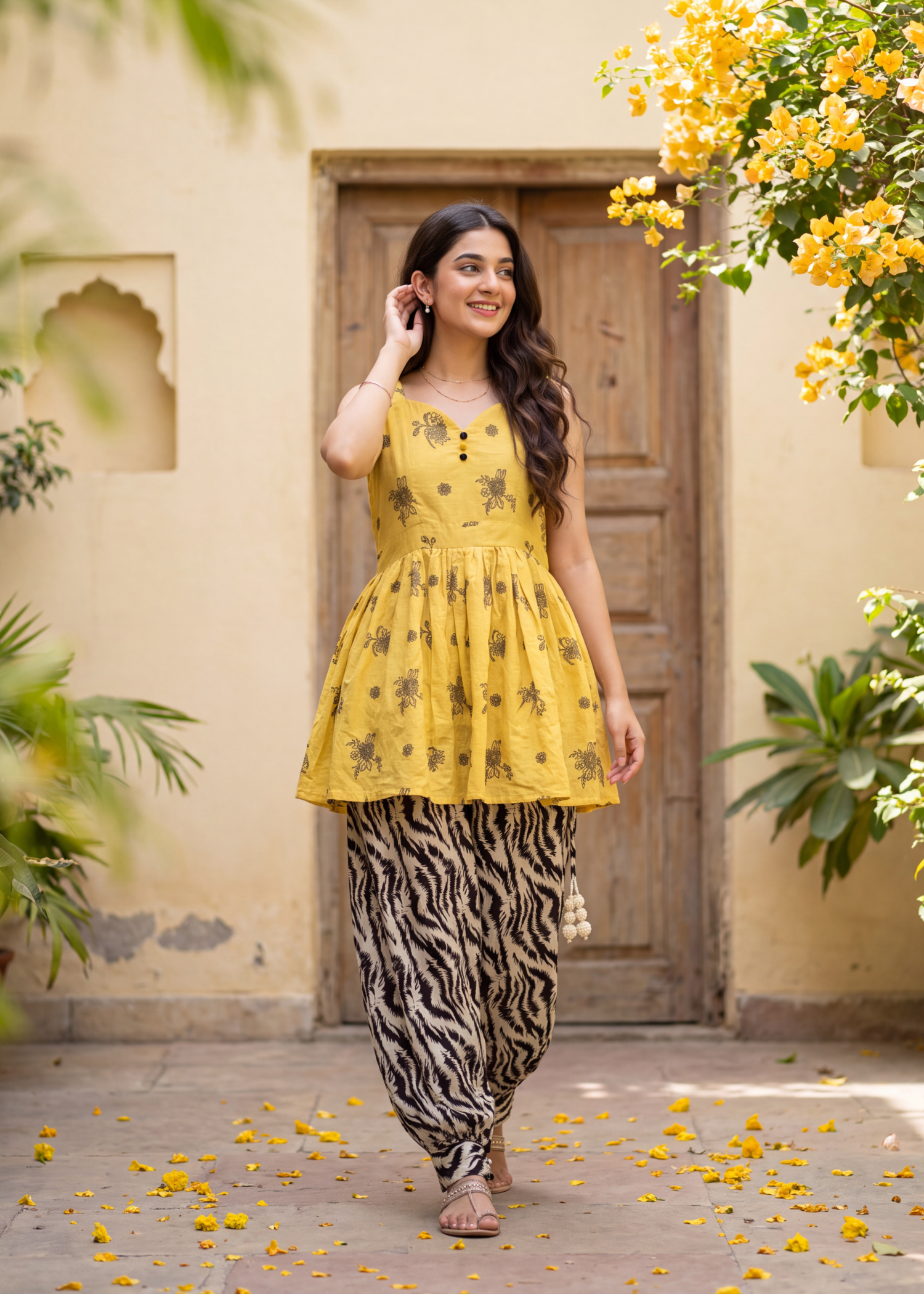 lawn Short Frock in Black, alabaster, mellow yellow