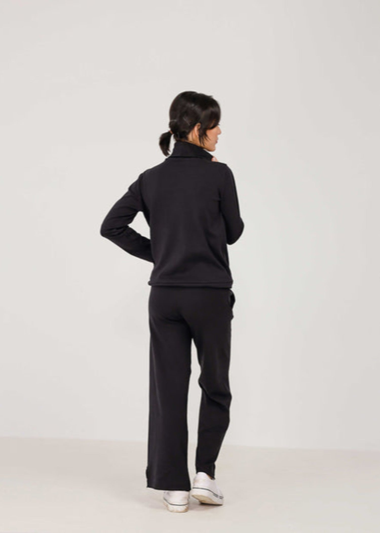 polyester-spandex Turtle Neck in Black