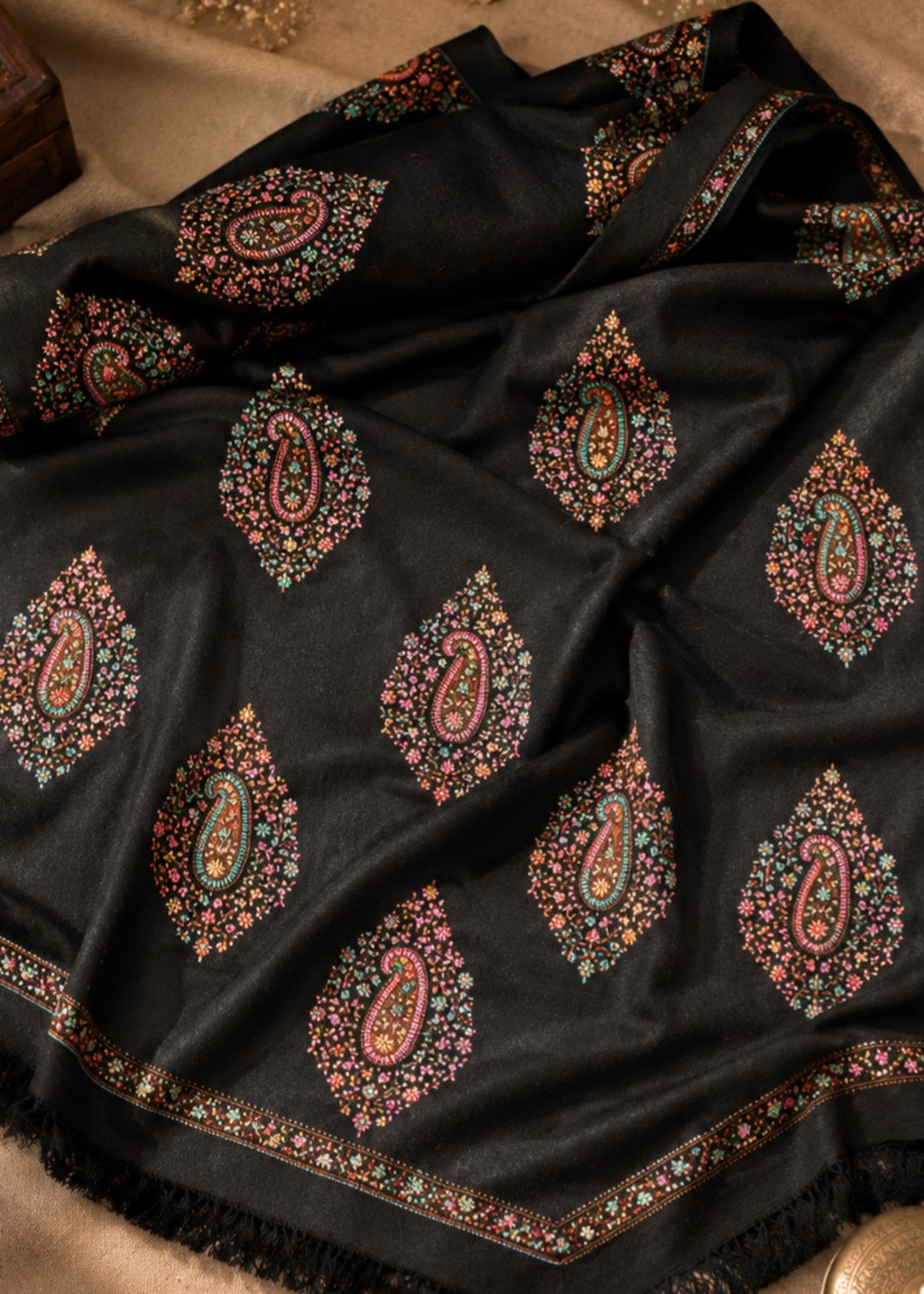 Shawl in Black Color by - Trendy Women Shawl MBV4525