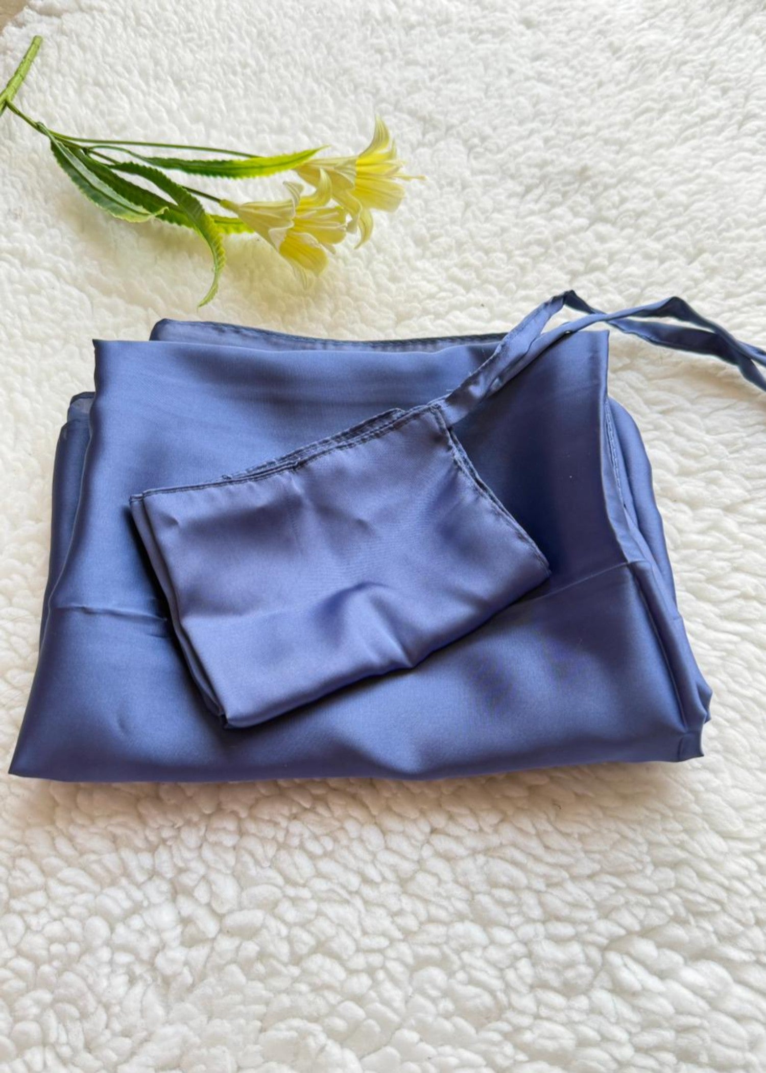 satin silk Veil in Ocean blue