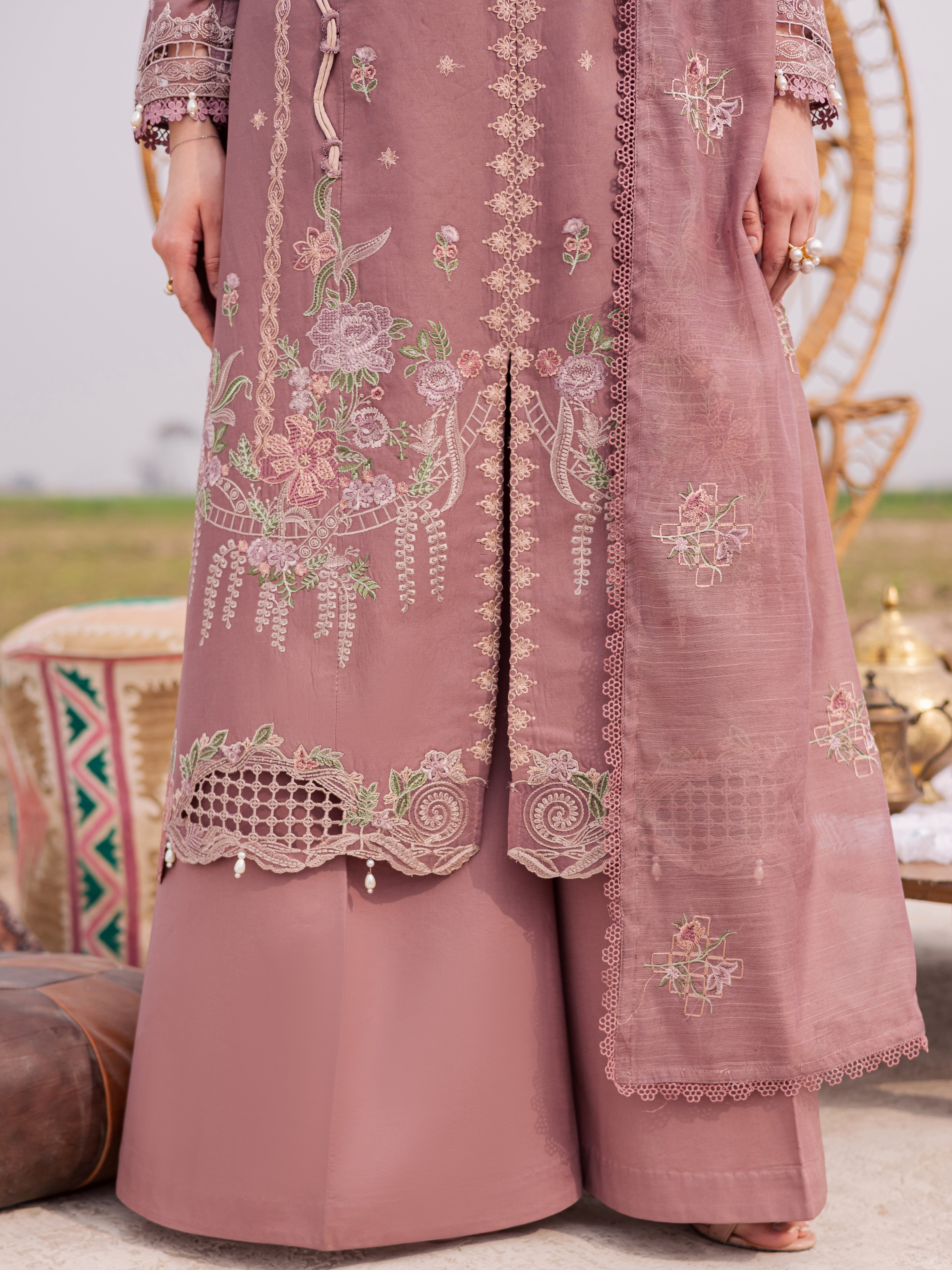 Dil-e-Raqsum Lawn – DQ-05