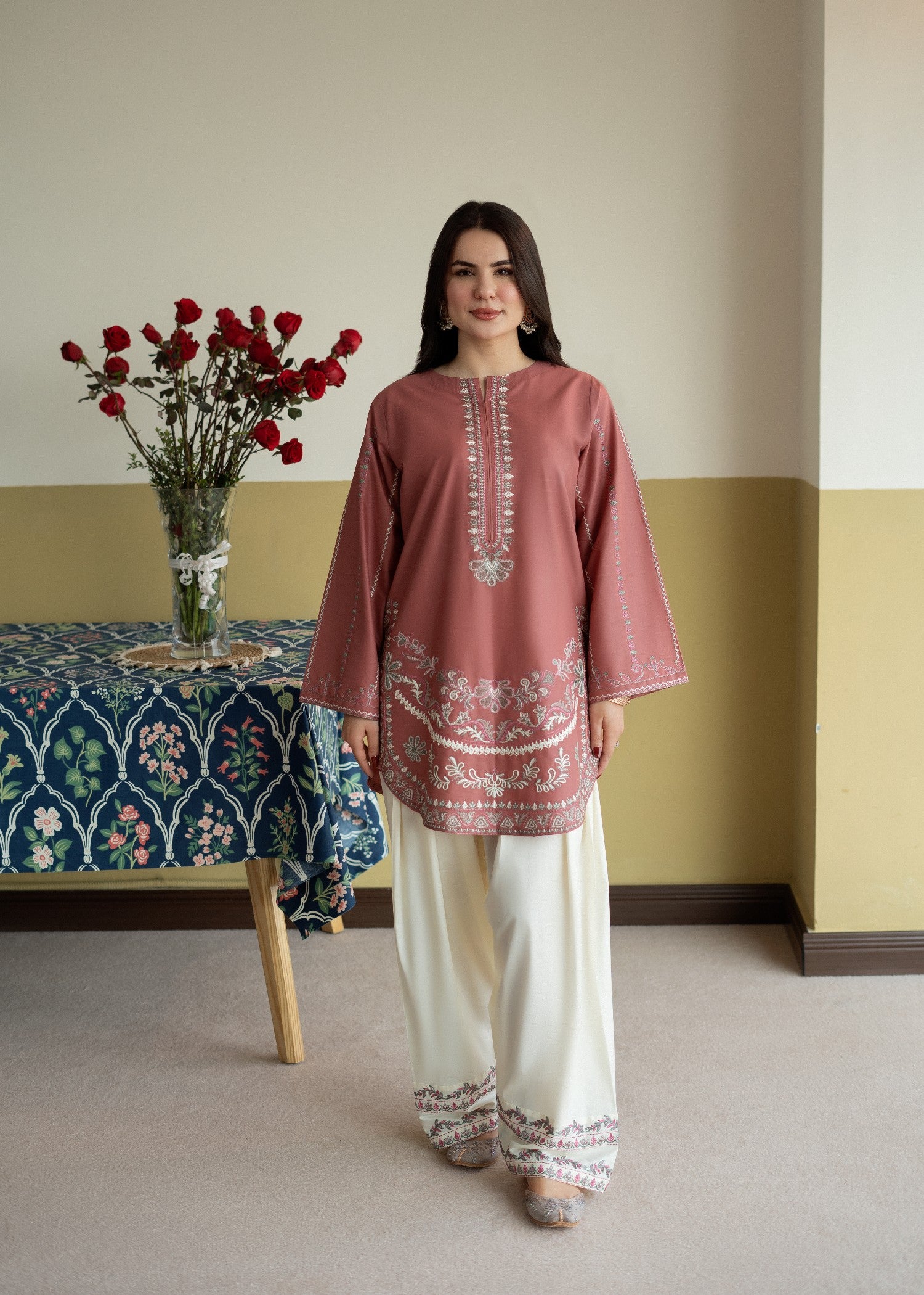 lawn Kurta Set in Pink, off-white