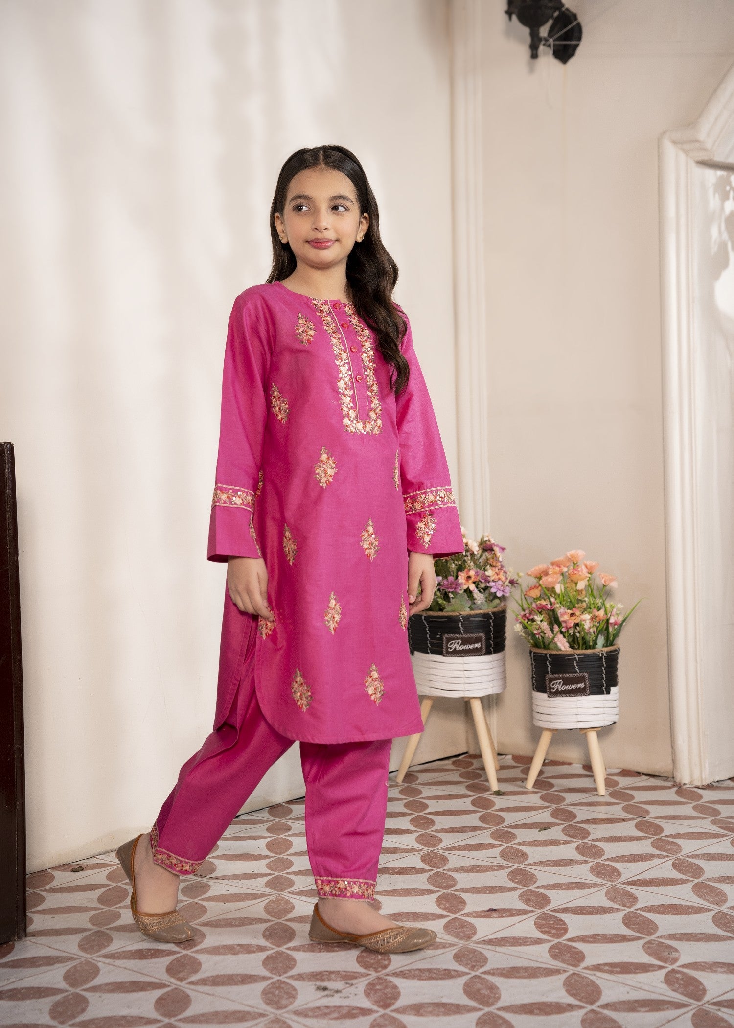 lawn cotton Kurta Set in Thulian pink