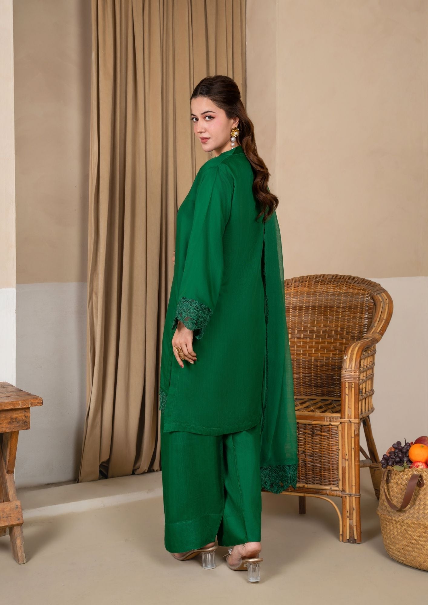 viscose raw silk Kurta Set in Bottle green
