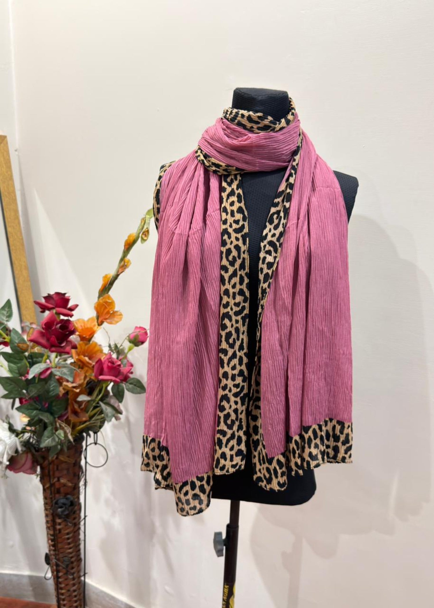 textured lawn Hijab in Zinnia pink