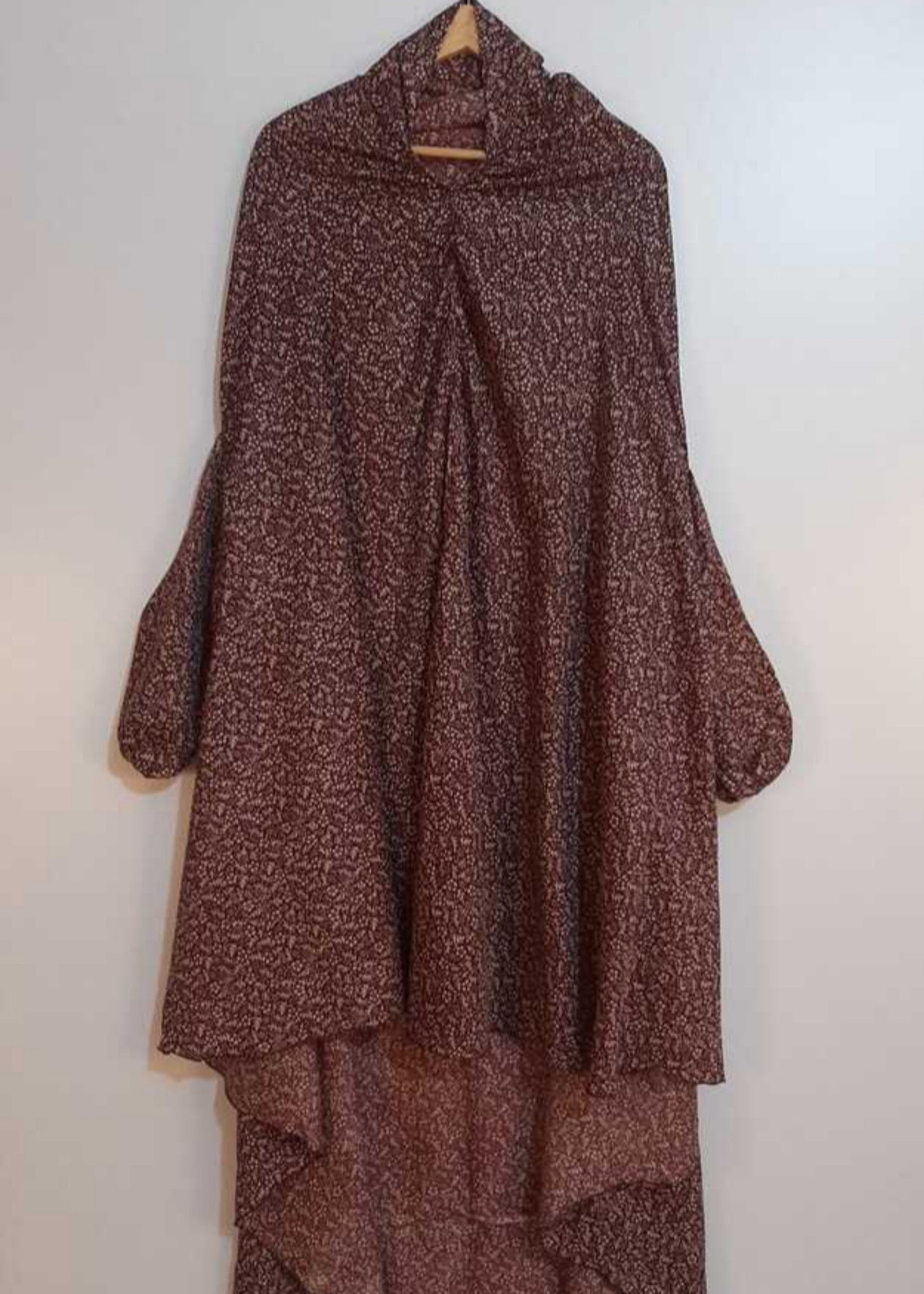 swiss lawn Chaddar in Maroon