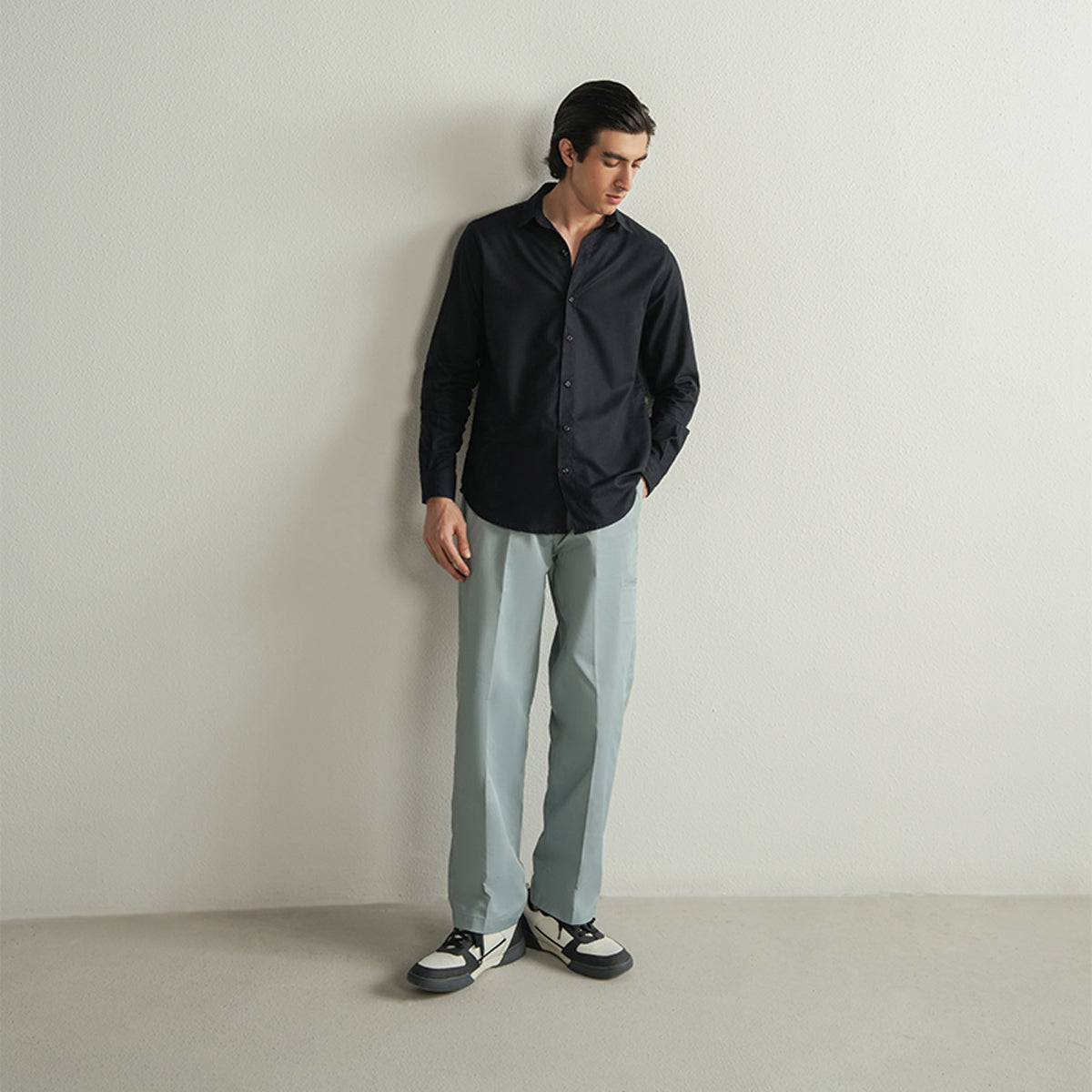 seersucker Casual Shirt in Jet black