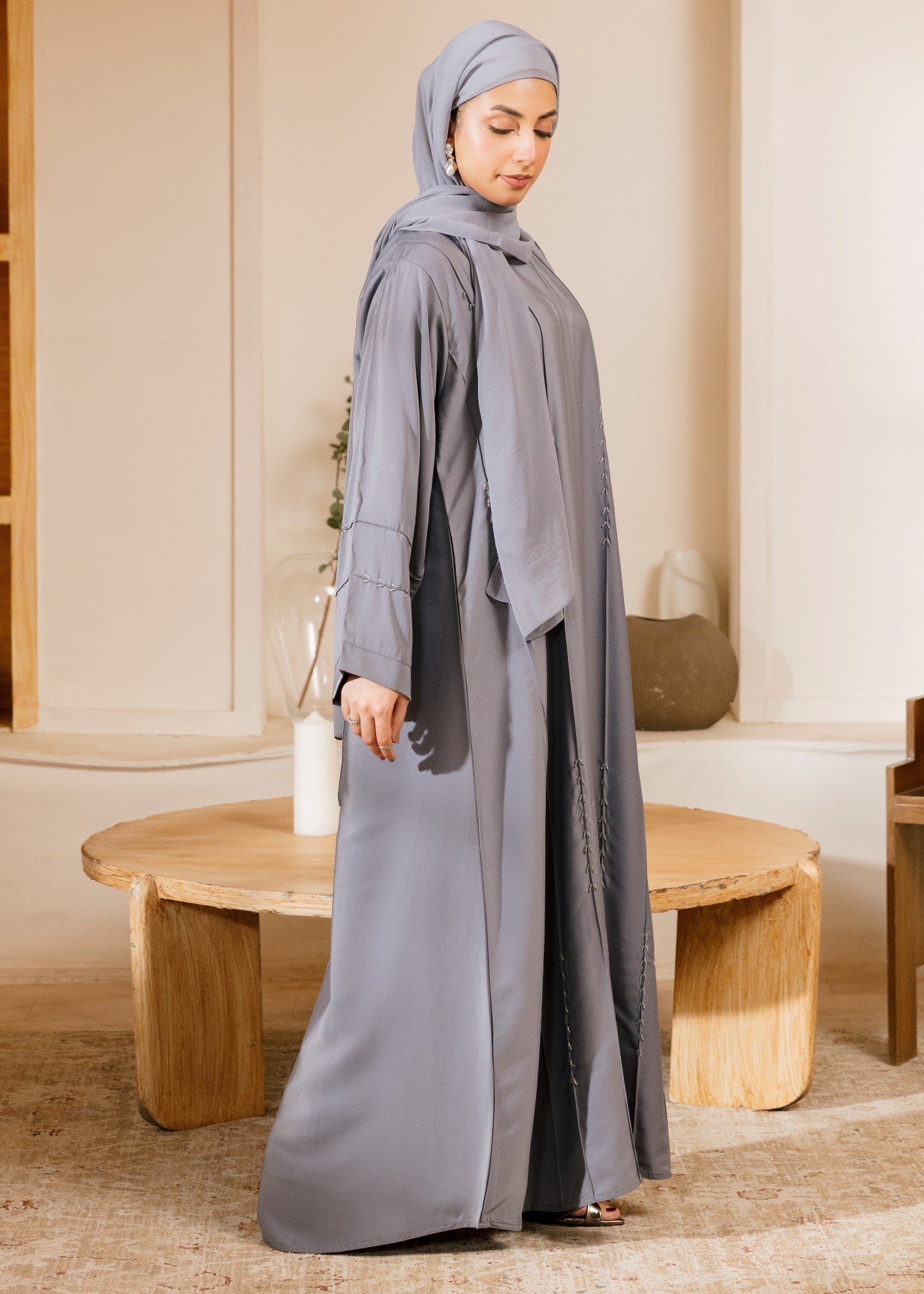 nidha blend Abaya in Pastel grey