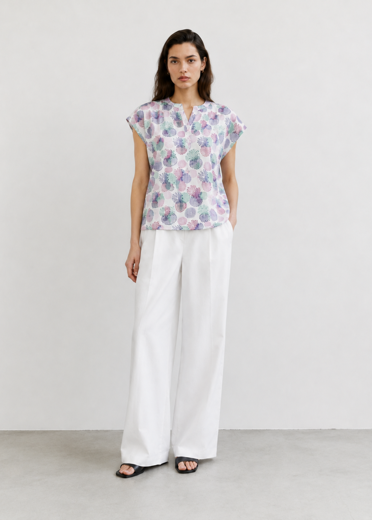 swiss lawn Top in Multi