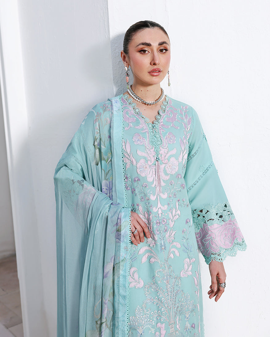 Floral Reveire Lawn – Dewy Mist