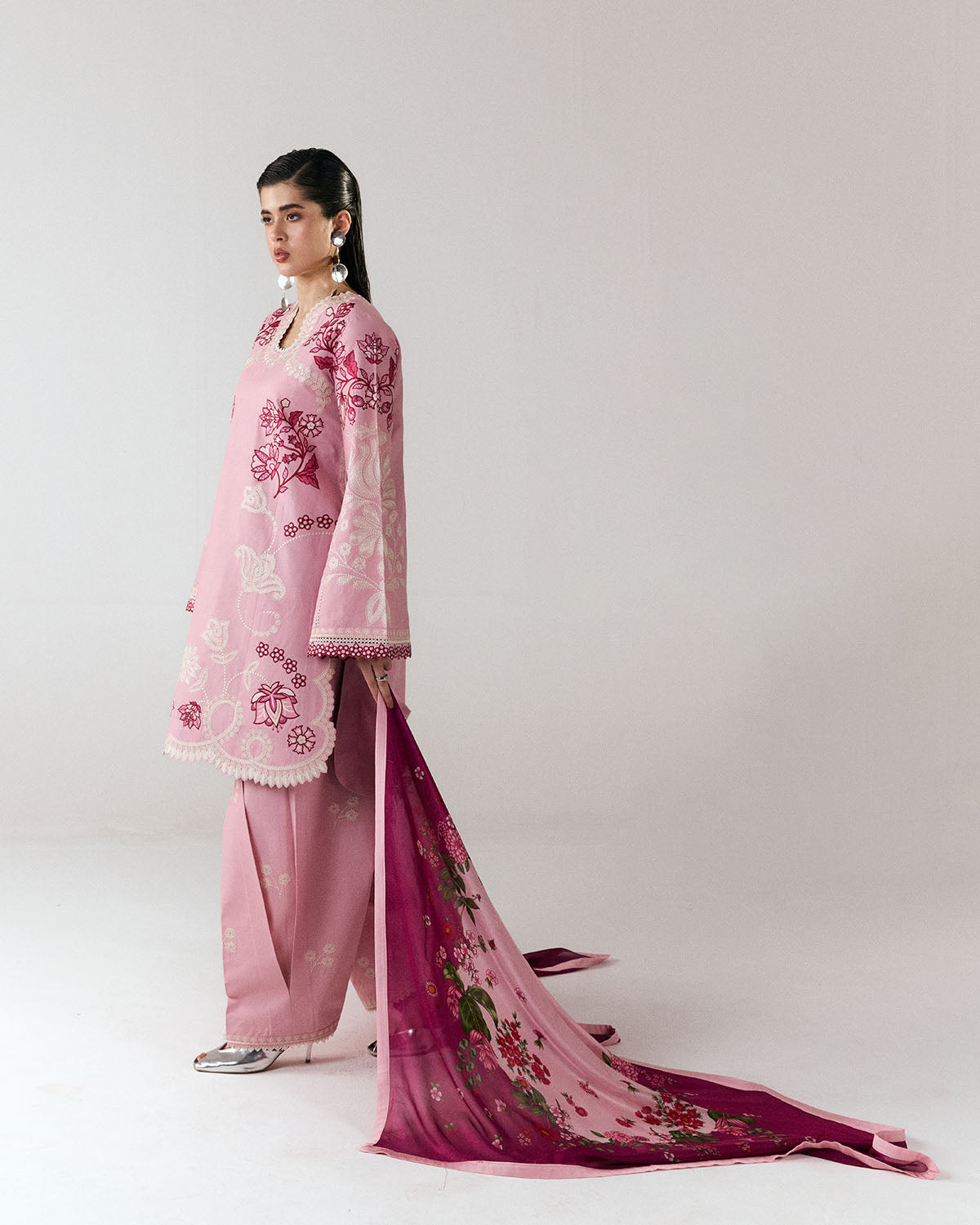 Jugnu Luxury Lawn Edit – Nanya