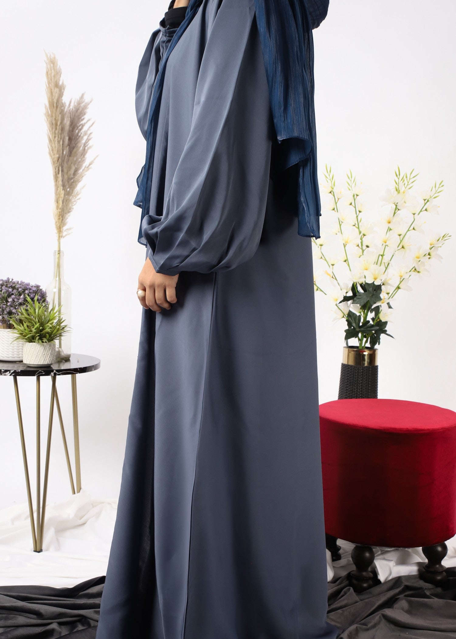 nidha Abaya in Slate grey, shadow blue