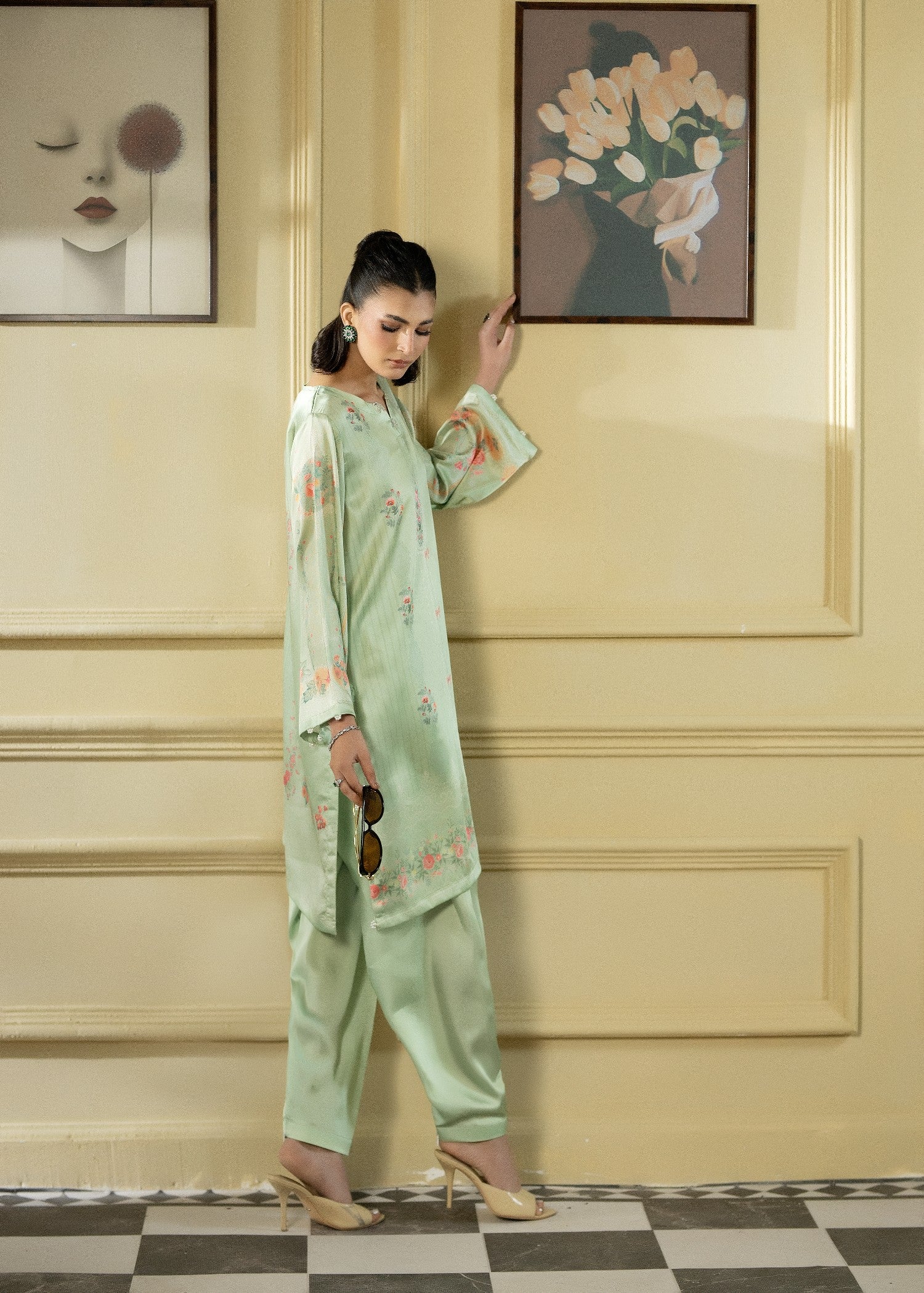 charmuse/shamooz Kurta Set in Moss green
