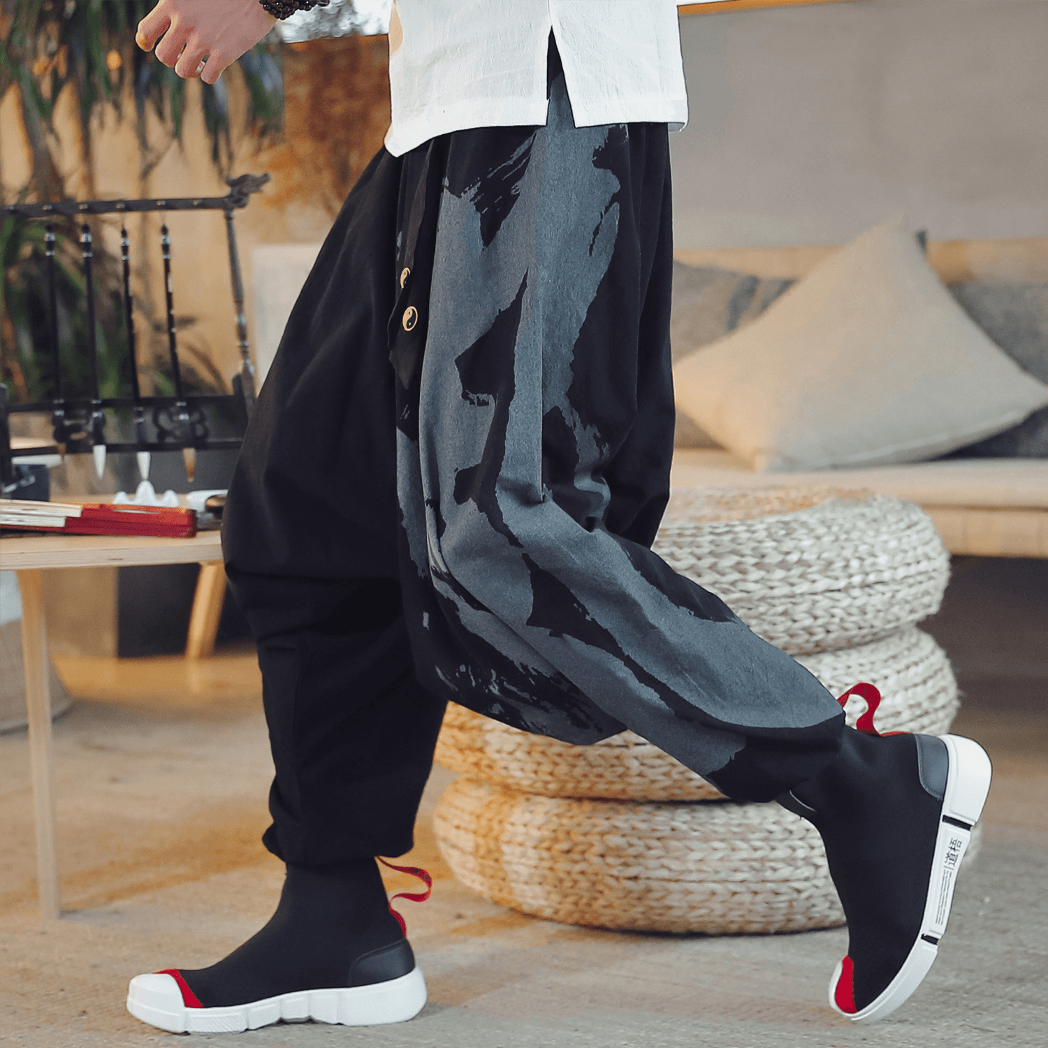 Loose Cropped Trousers with Bouquet Feet Trousers Men