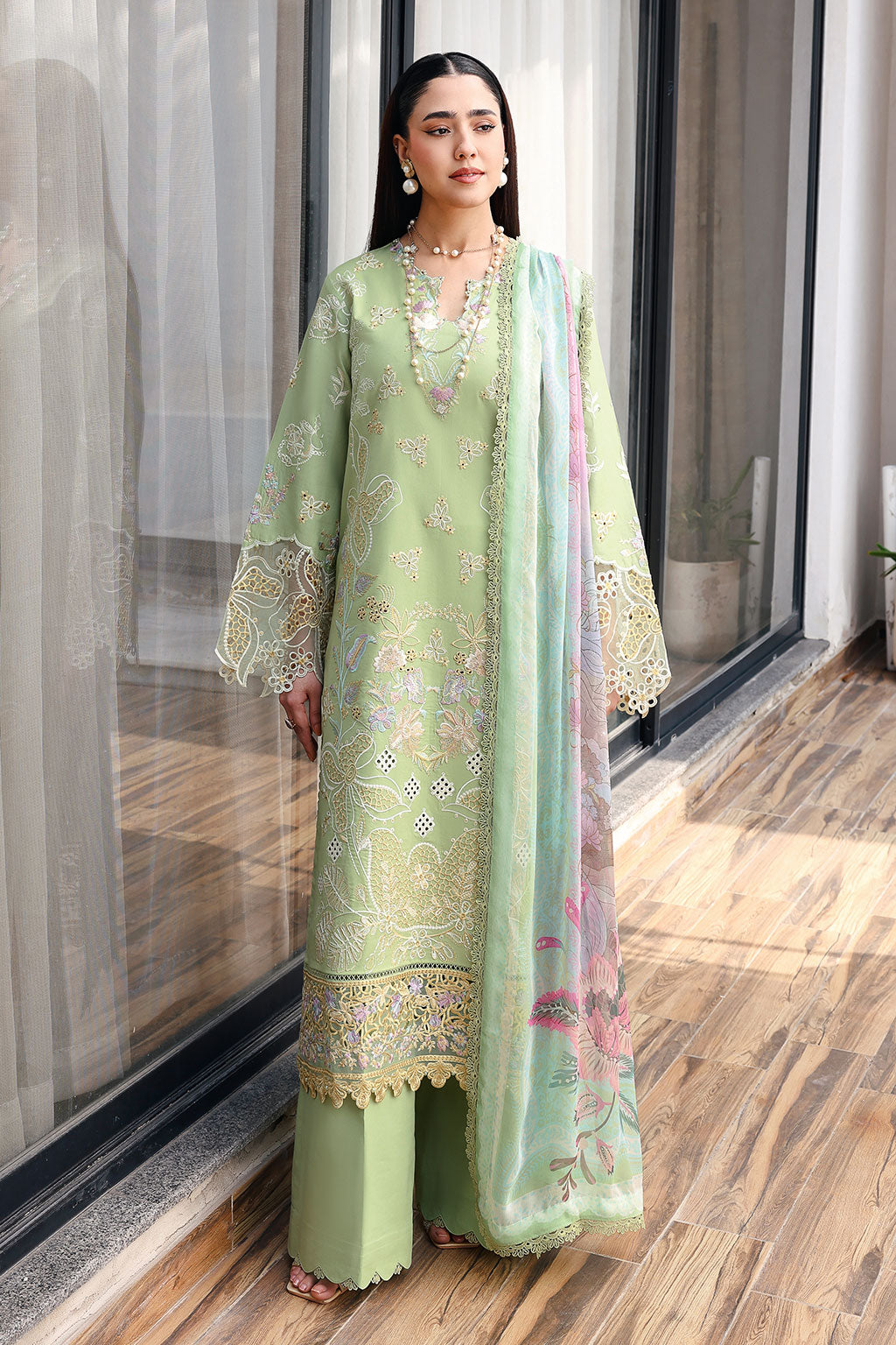 Andaaz Luxury Lawn – Z-1402