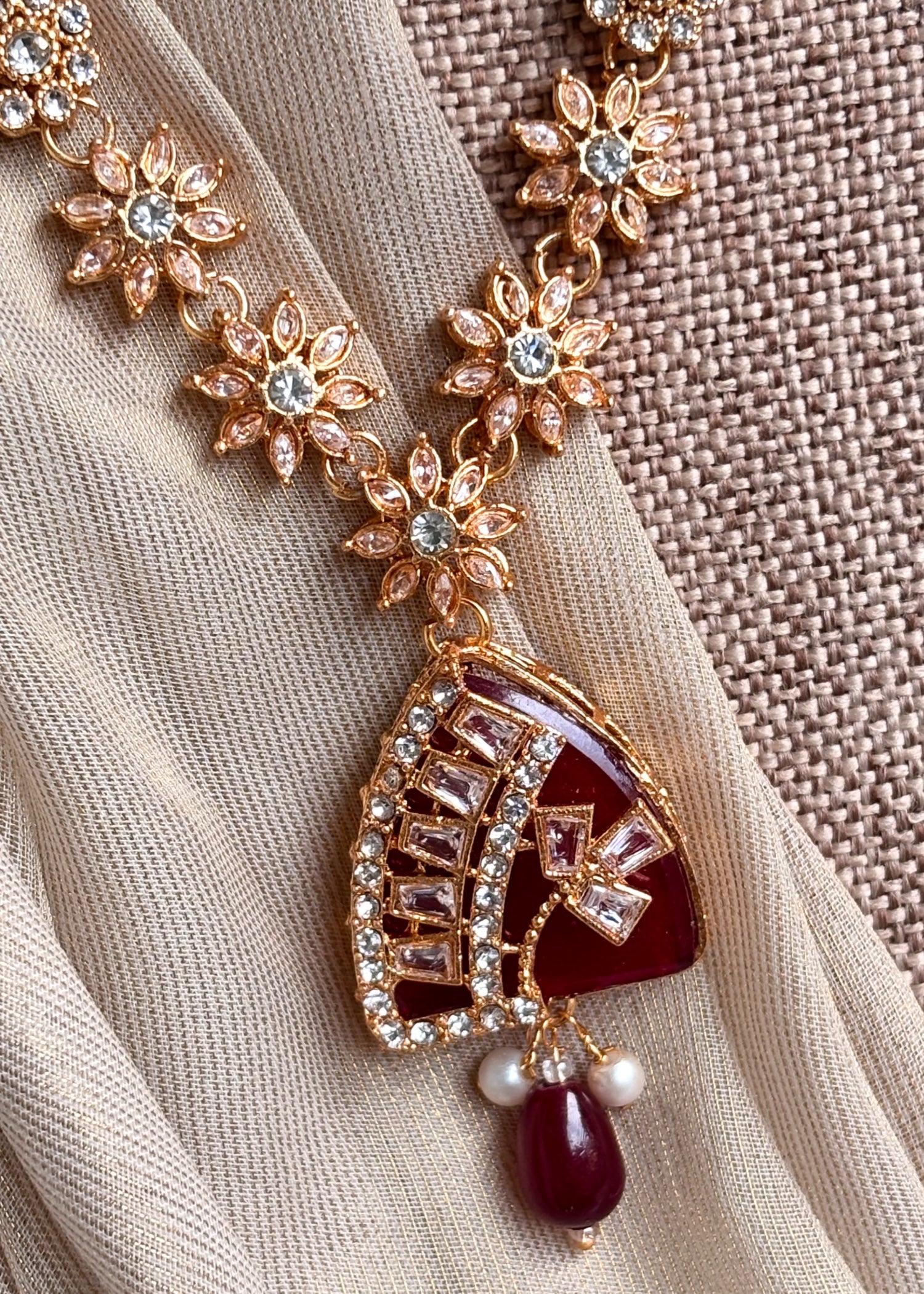 Jewelry Set in Multi Color by - Trendy Women Jewelry Set YXO4124