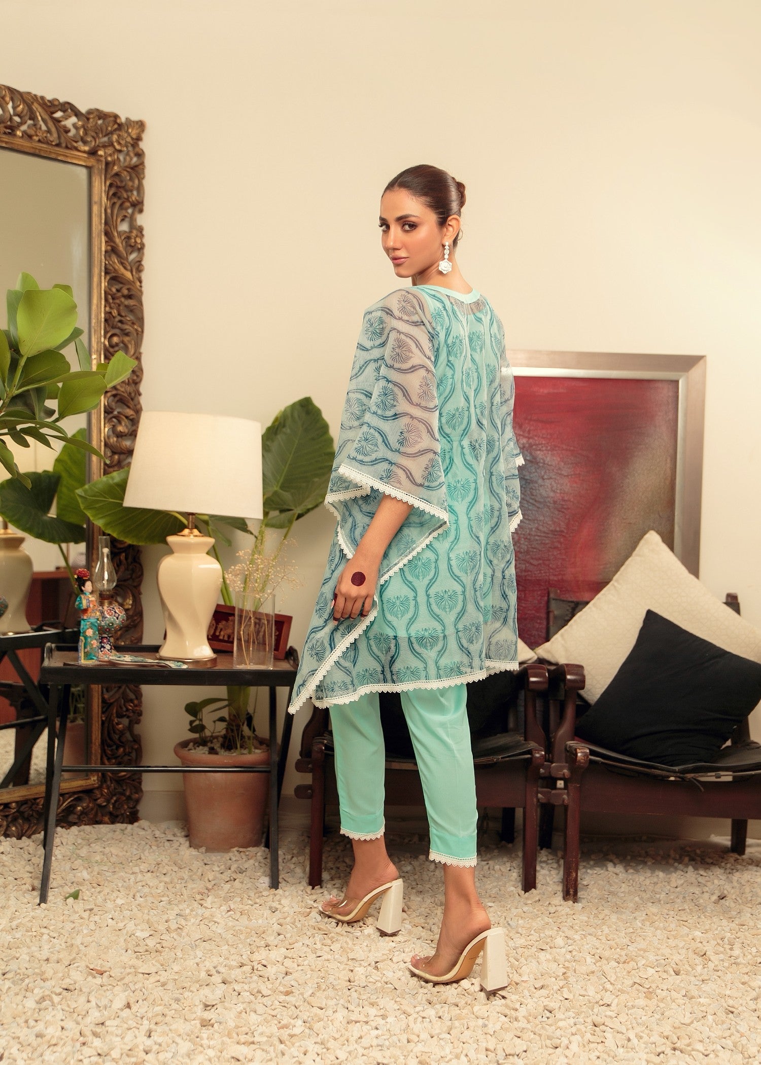 khaddi net Kaftan in Light blue