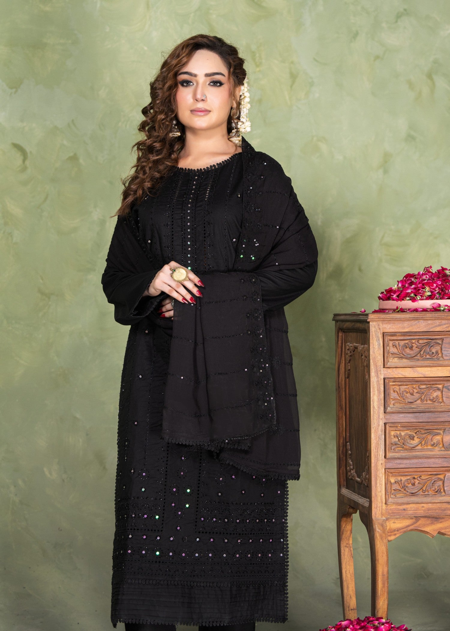 lawn Kurta Set in Black, jet black