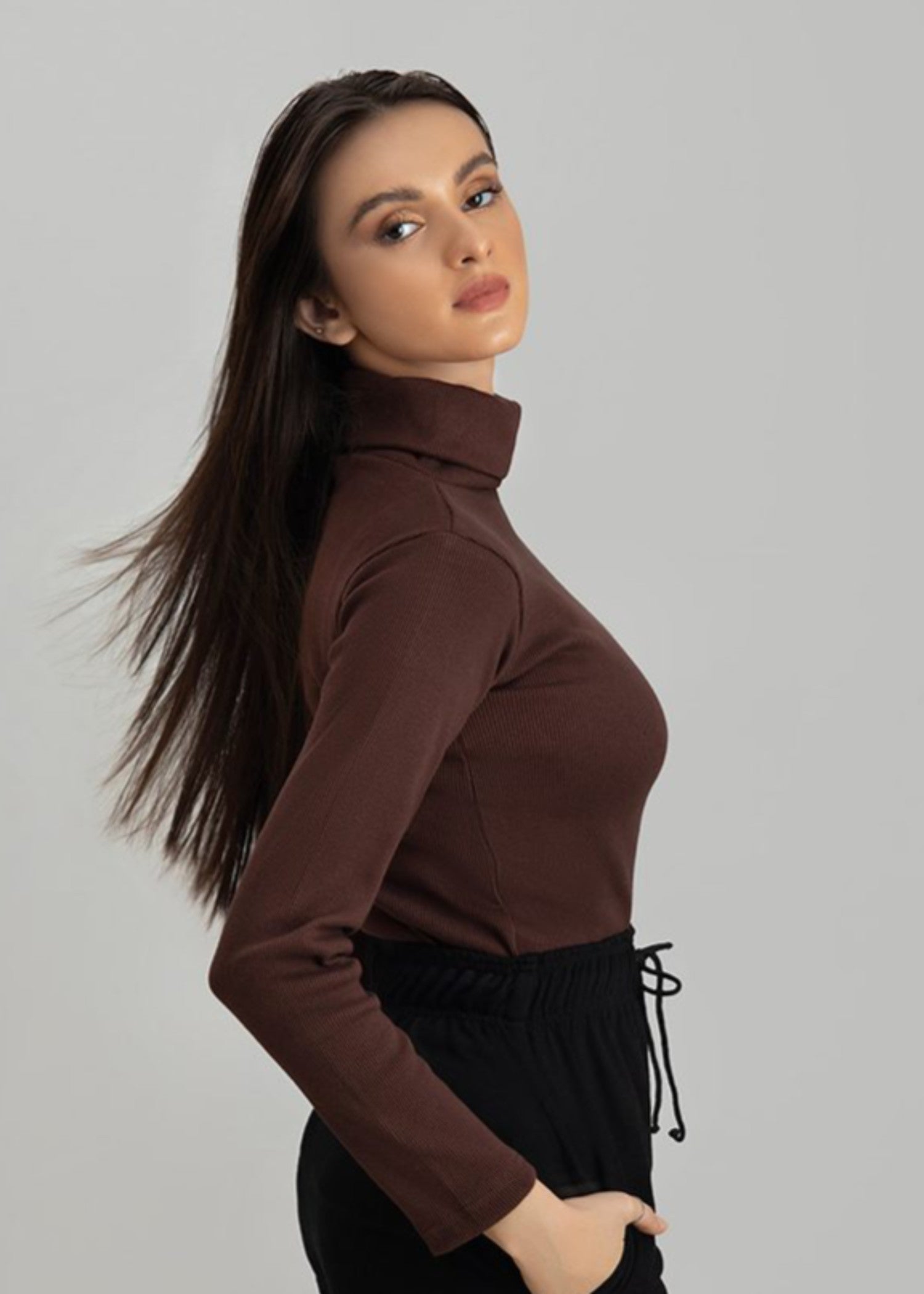 jersey knit Turtle Neck in Dark brown