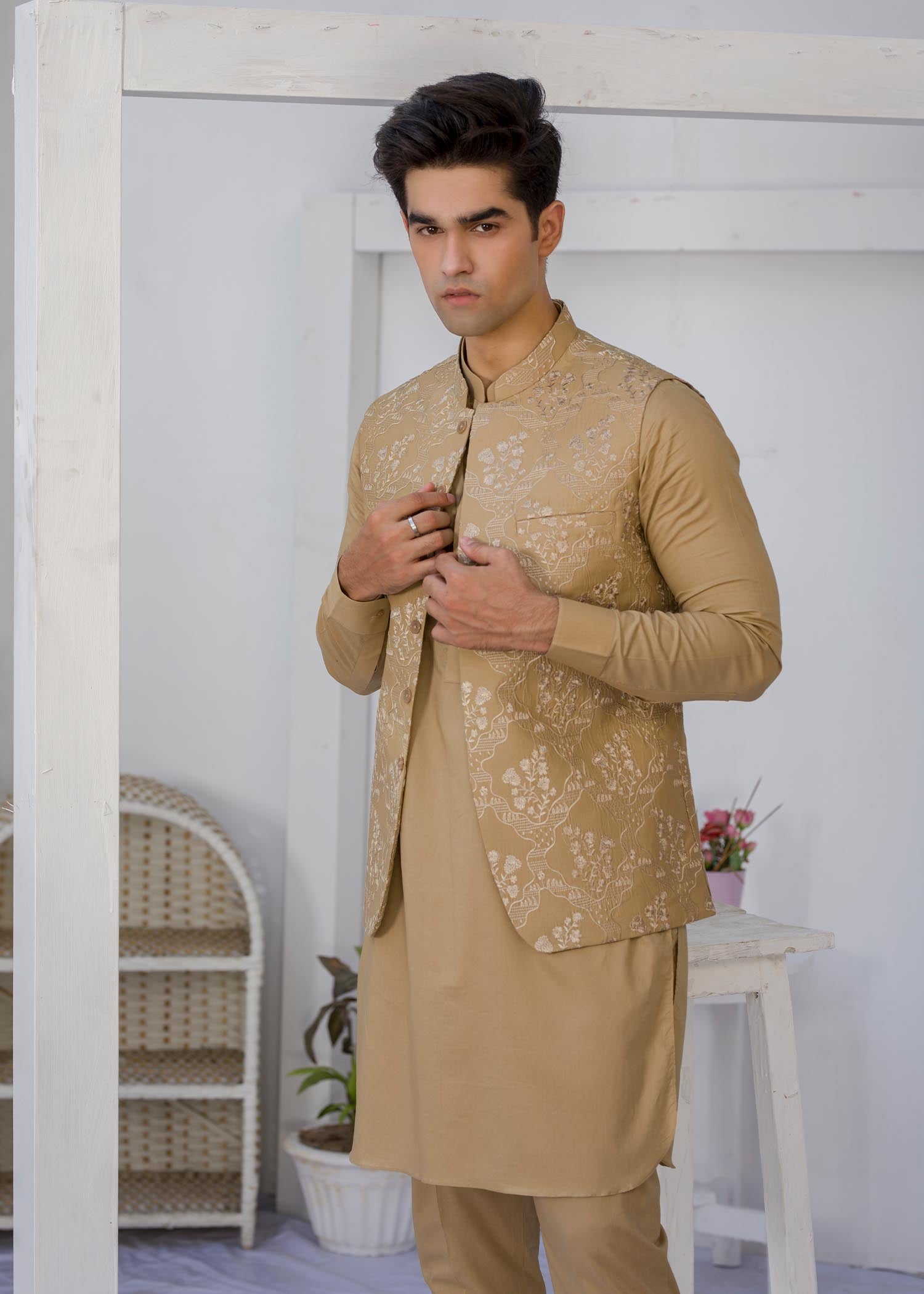 cotton Waistcoat in Brown