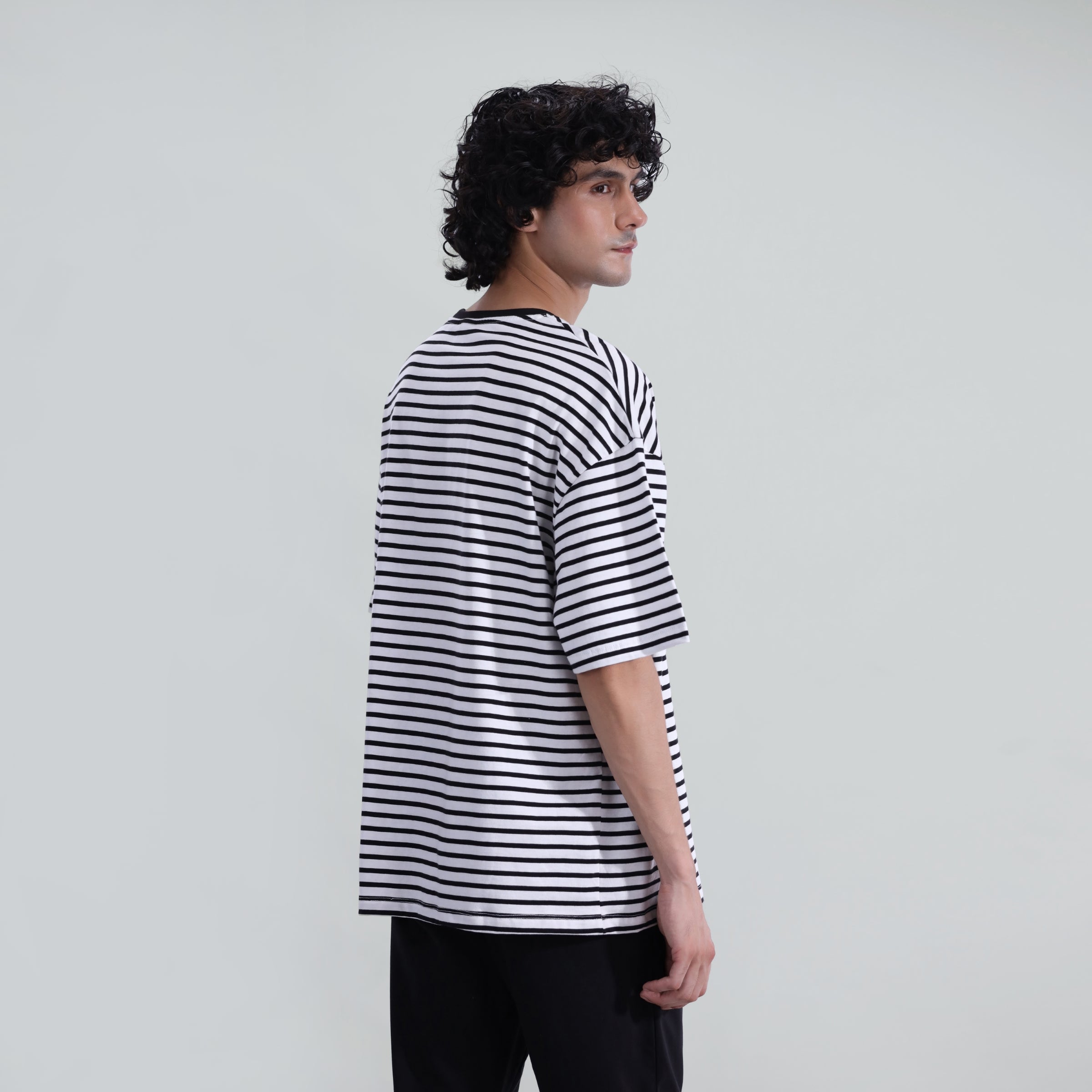 zari cotton T Shirt in White, black