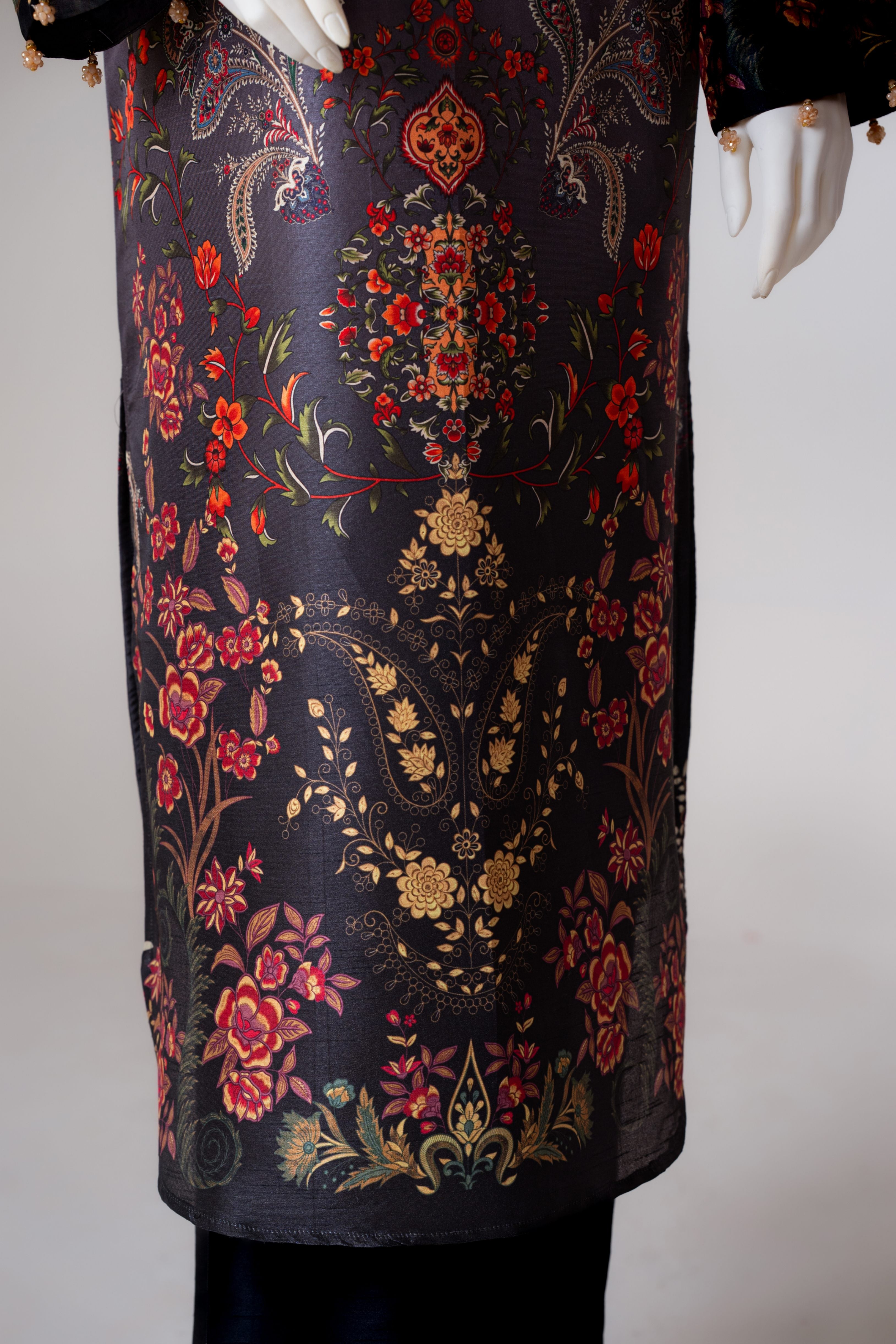silk Kurta Set in Black, mauve