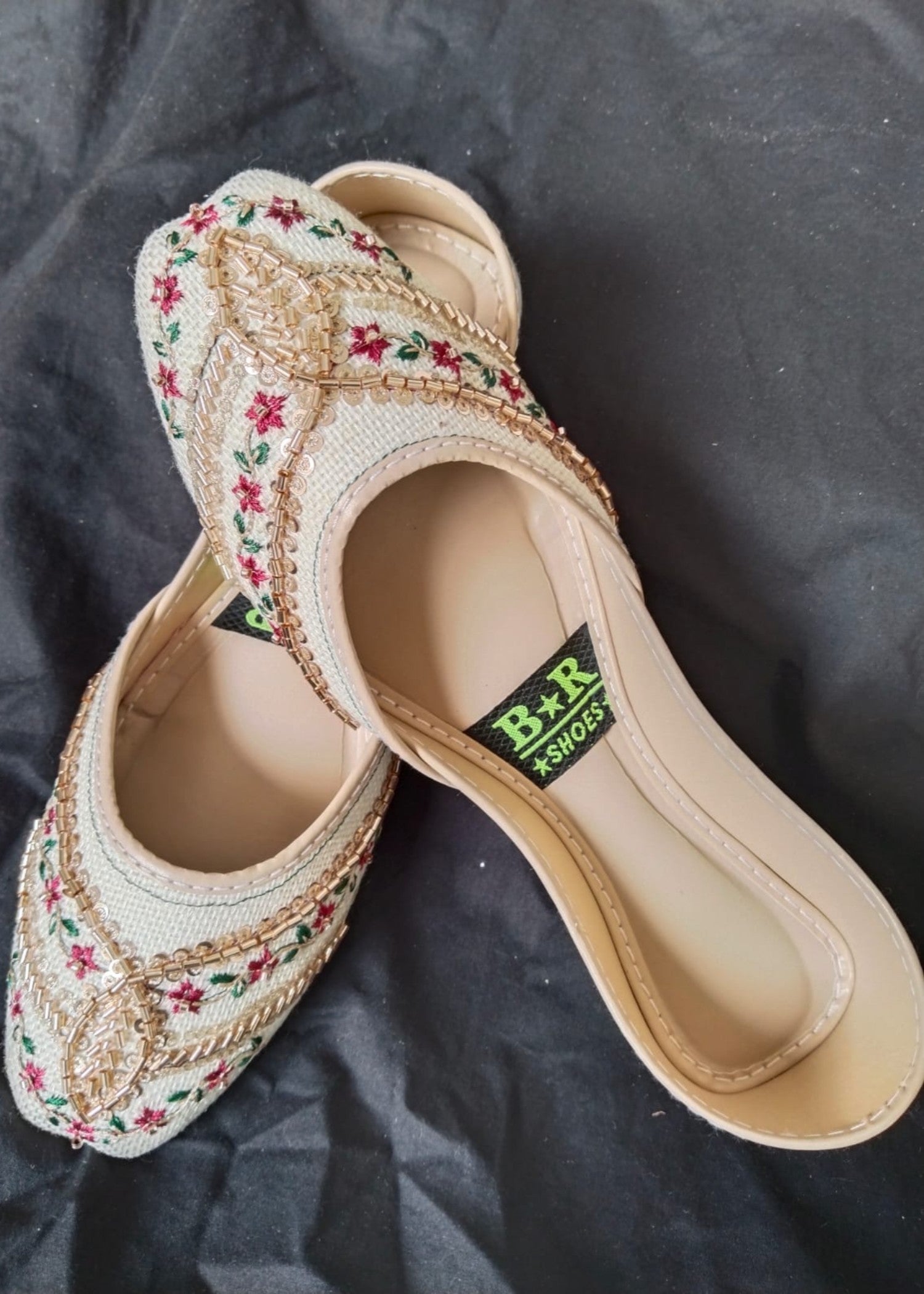 Khussa in Cream by - High Quality Women Khussa KAL7715