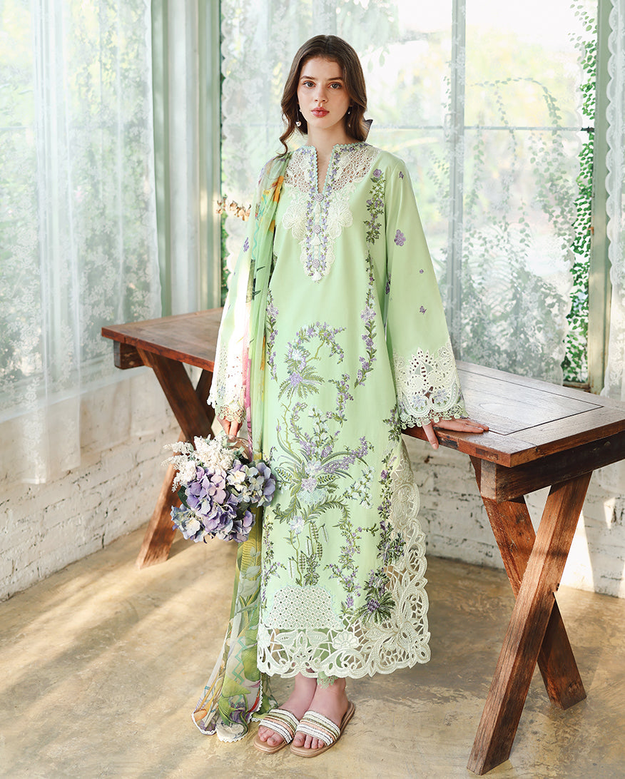 Secret Garden Lawn – Verdant Bloom