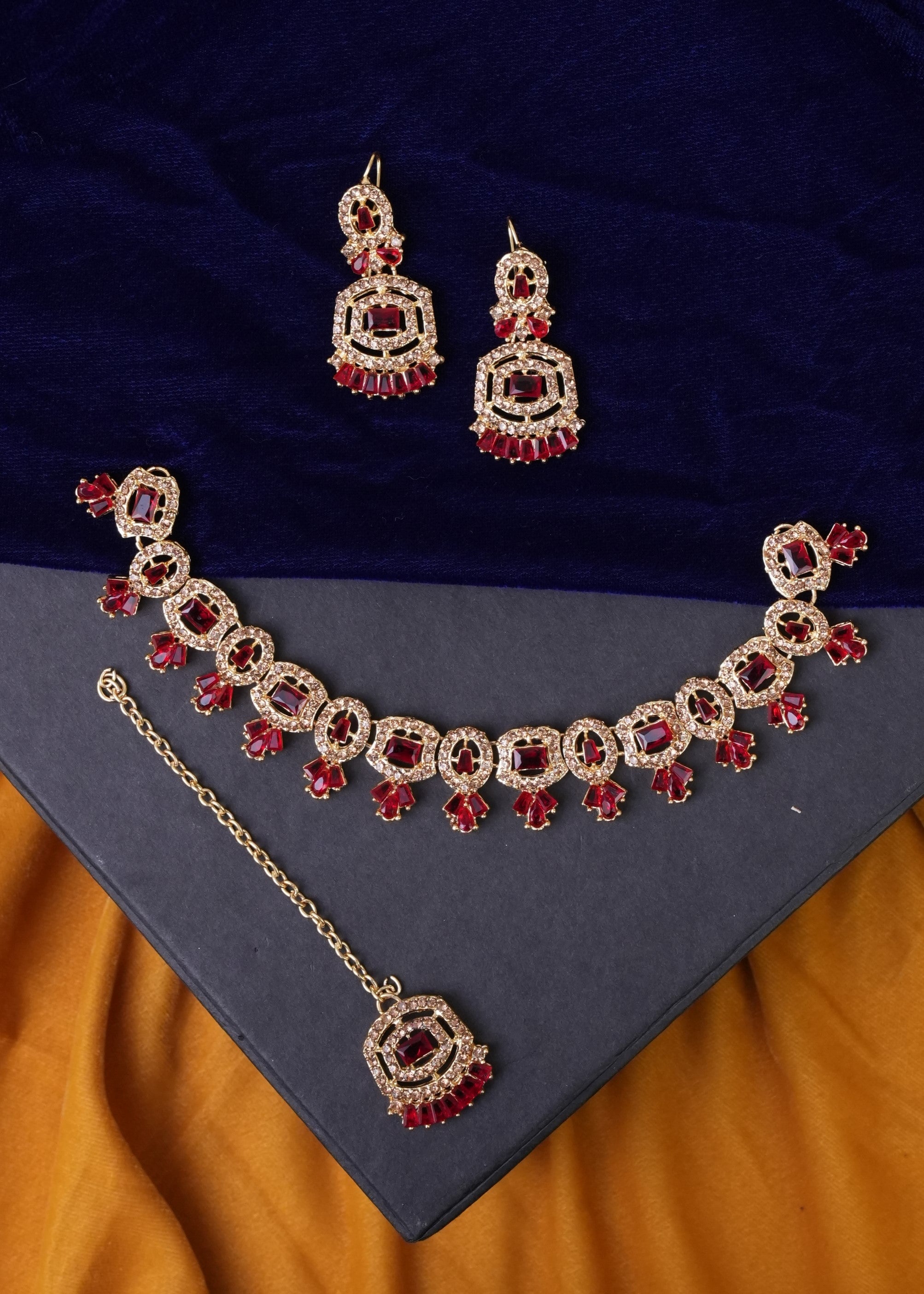 Jewelry Set in Red, maroon, gold Color by - Trendy Women Jewelry Set ARE3241