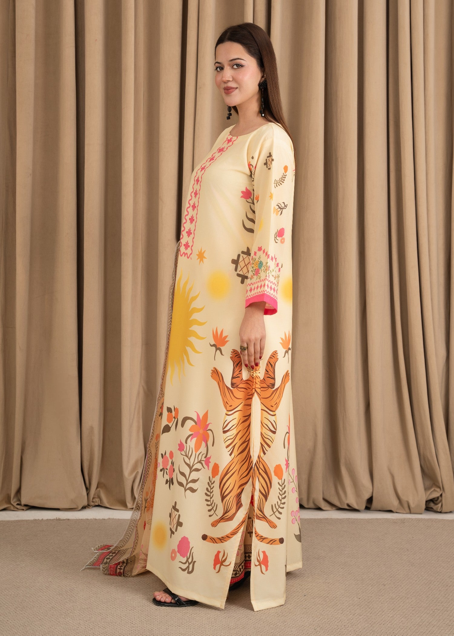 silk crepe Kurta Set in Cream