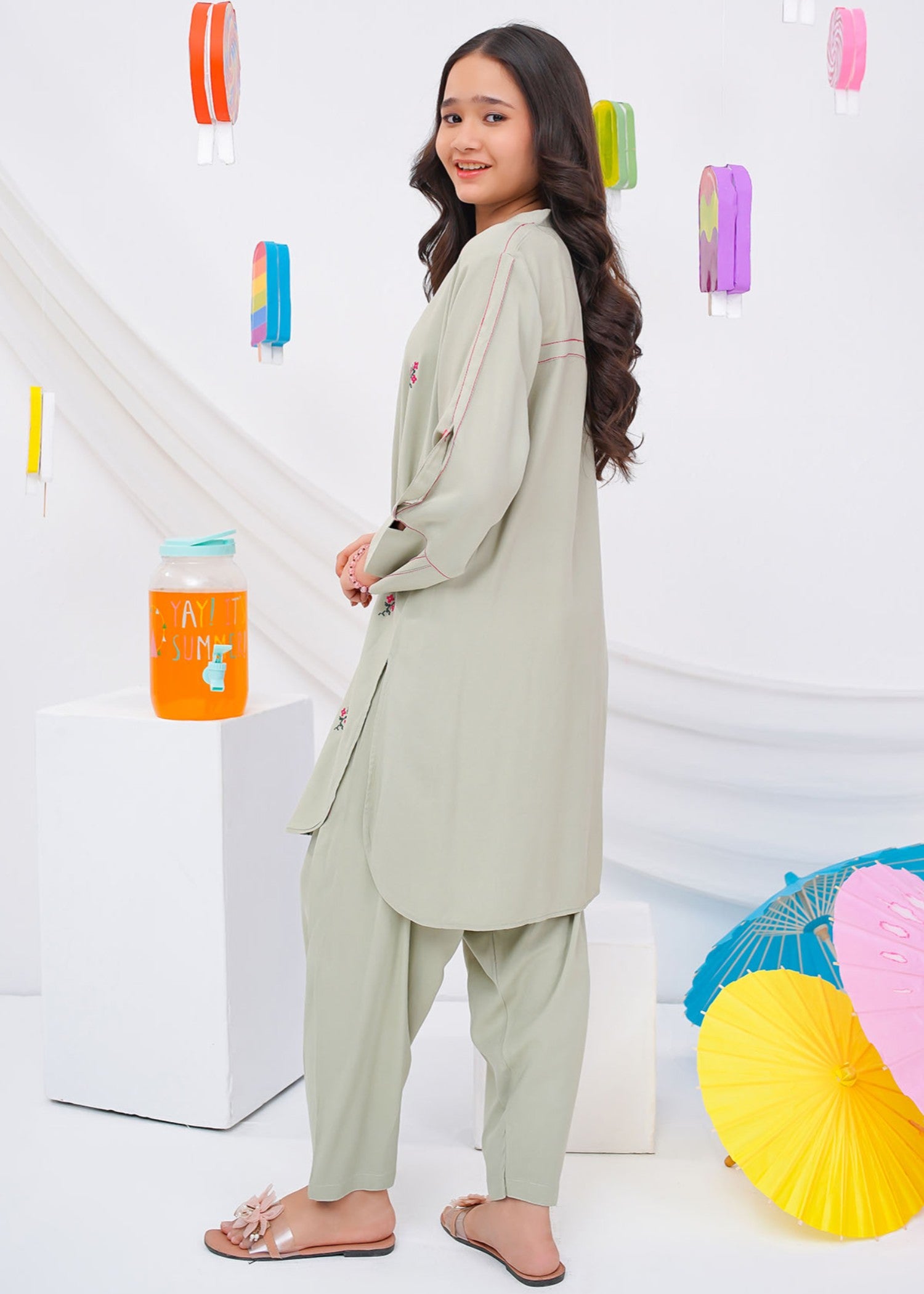boski Kurta Set in Pistachio green