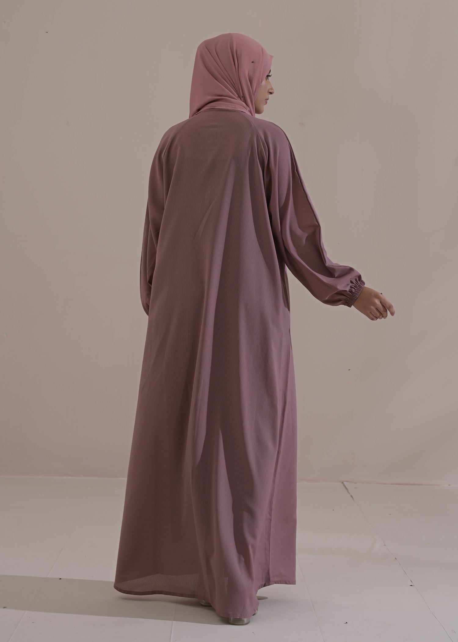 crepe Abaya in Mauve pink