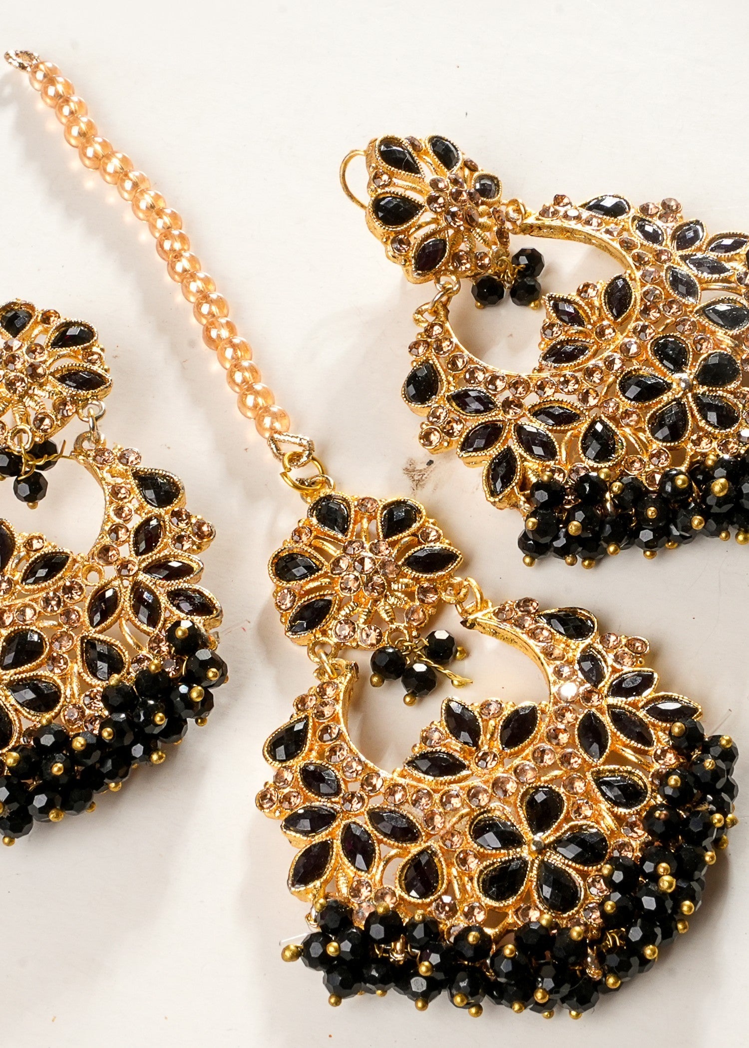 Jewelry Set in Black Color by - Trendy Women Jewelry Set YND7554